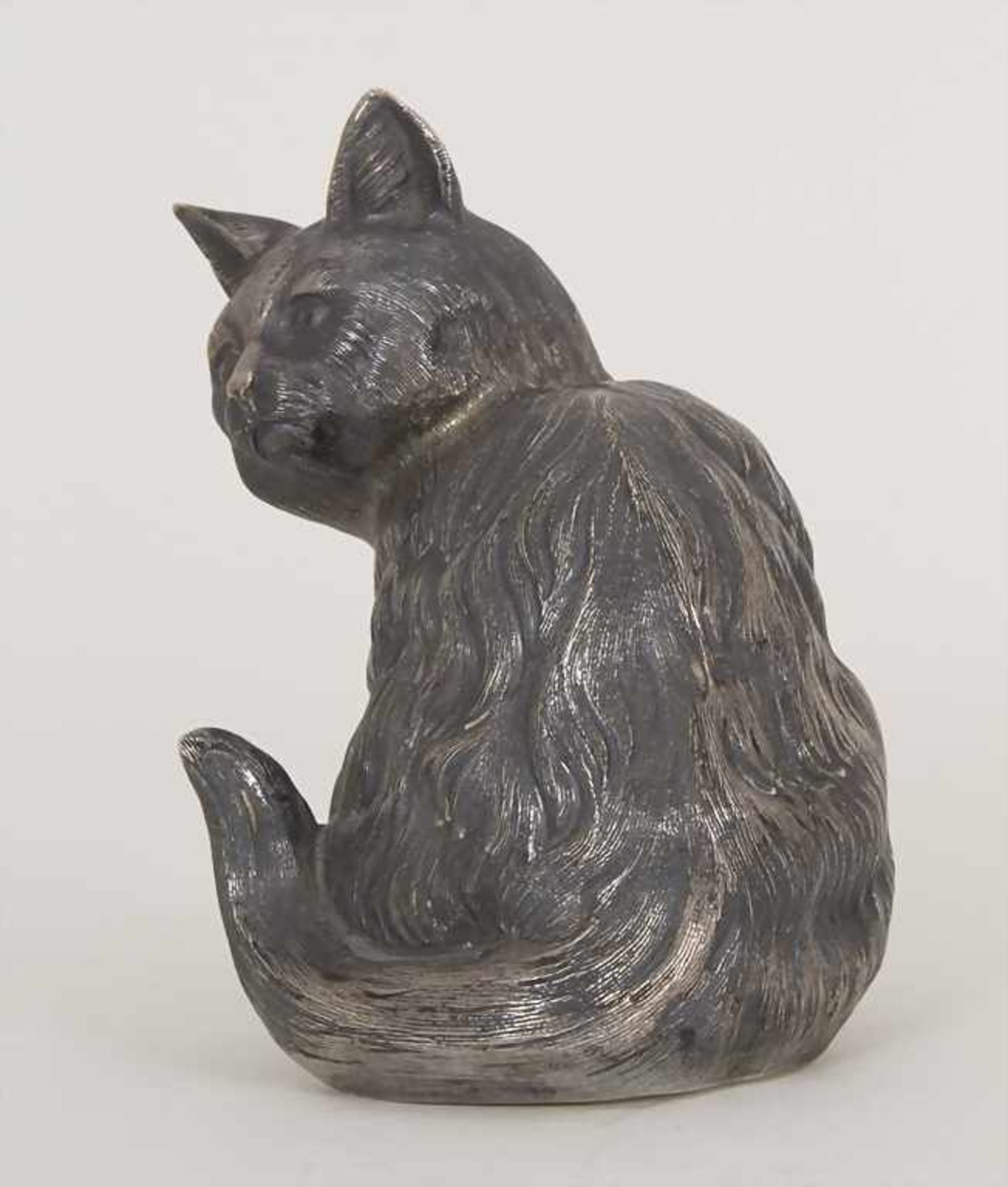 Katze / A silver cat, Italien, 20. Jh.Material: Silber 800, plastisch ausgeformte sitzende Katze, - Image 4 of 7