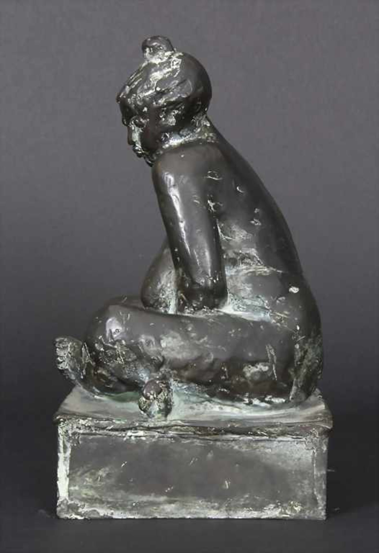 Ernemann Friedrich Sander (*1925), 'Weiblicher Akt' / 'A female nude'Technik: Bronze, patiniert, - Bild 2 aus 6