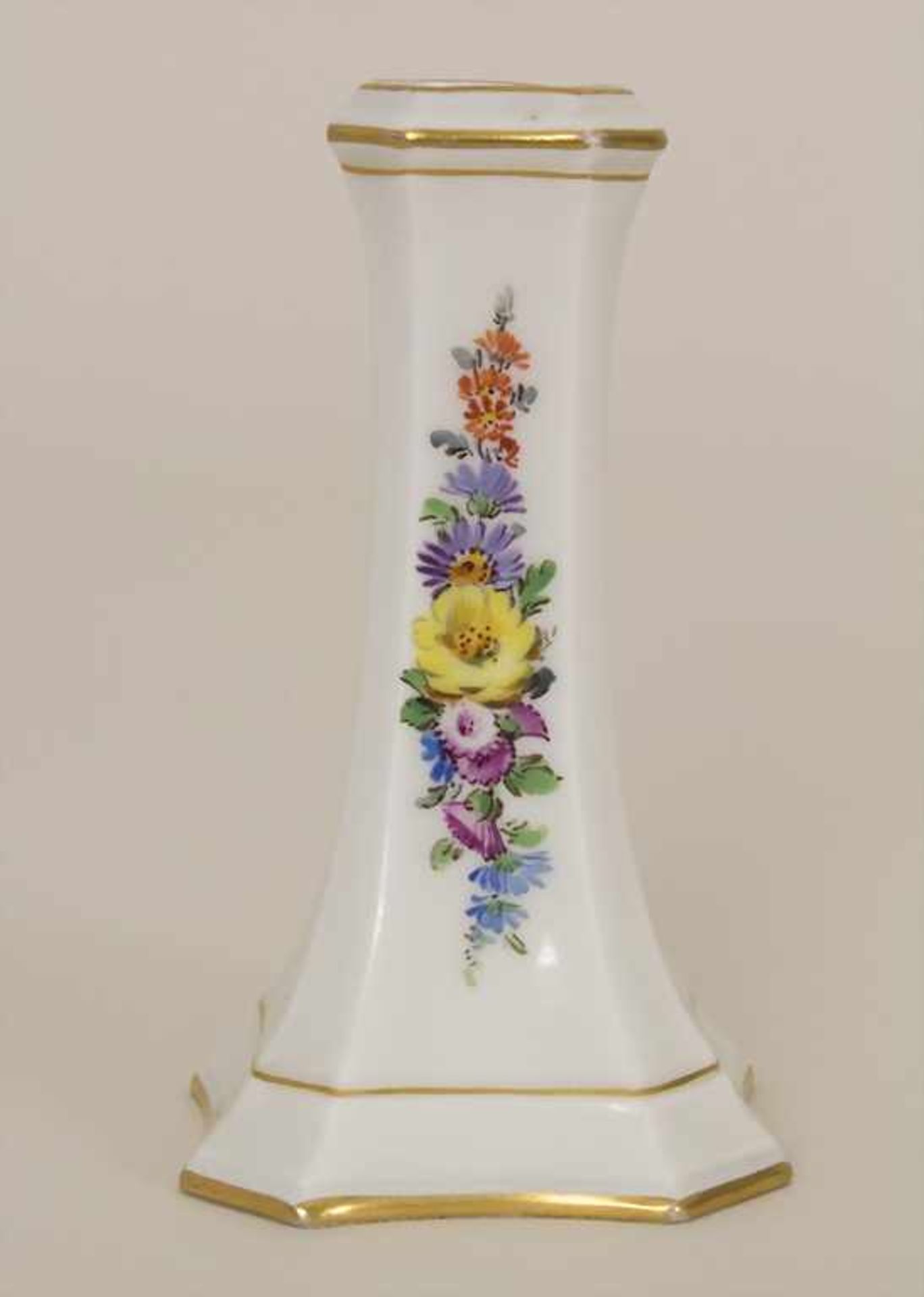 Kleine Vase mit Blumenbouquets / A small vase with flowers, Meissen, Ende 19. Jh.Material: - Bild 3 aus 6