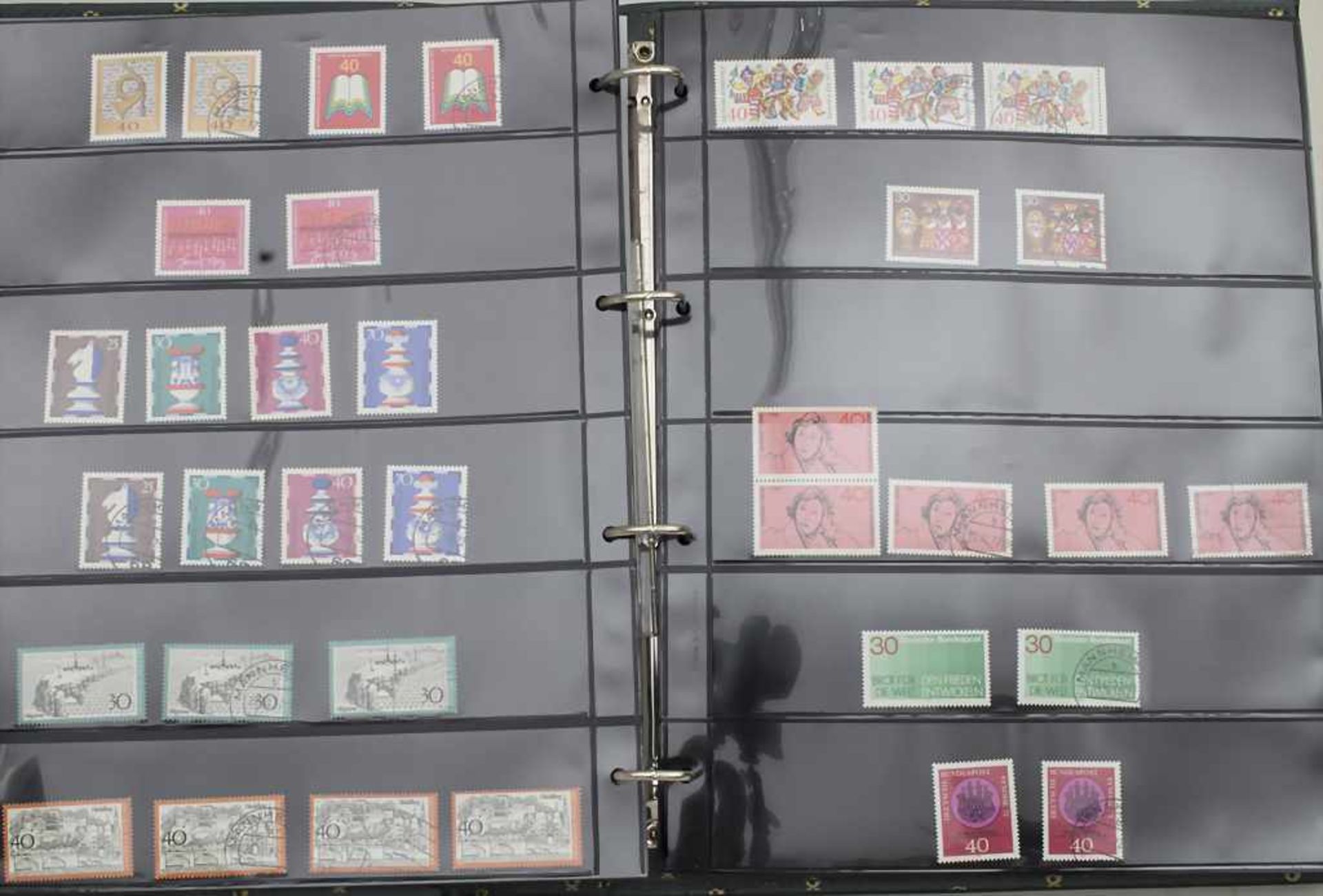 Briefmarkensammlung / A stamp collection, BRDBriefmarken der Jahrgänge 1955 - 2000 in postfrisch und