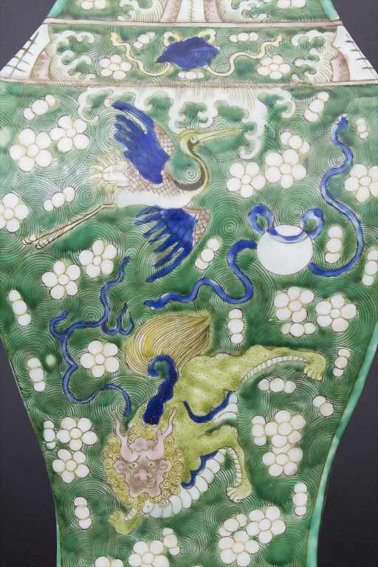 Ziervase, China, späte Qing-Dynastie, 19./20. Jh.Material: Porzellan, polychrom bemalt,Marke/ - Bild 16 aus 17