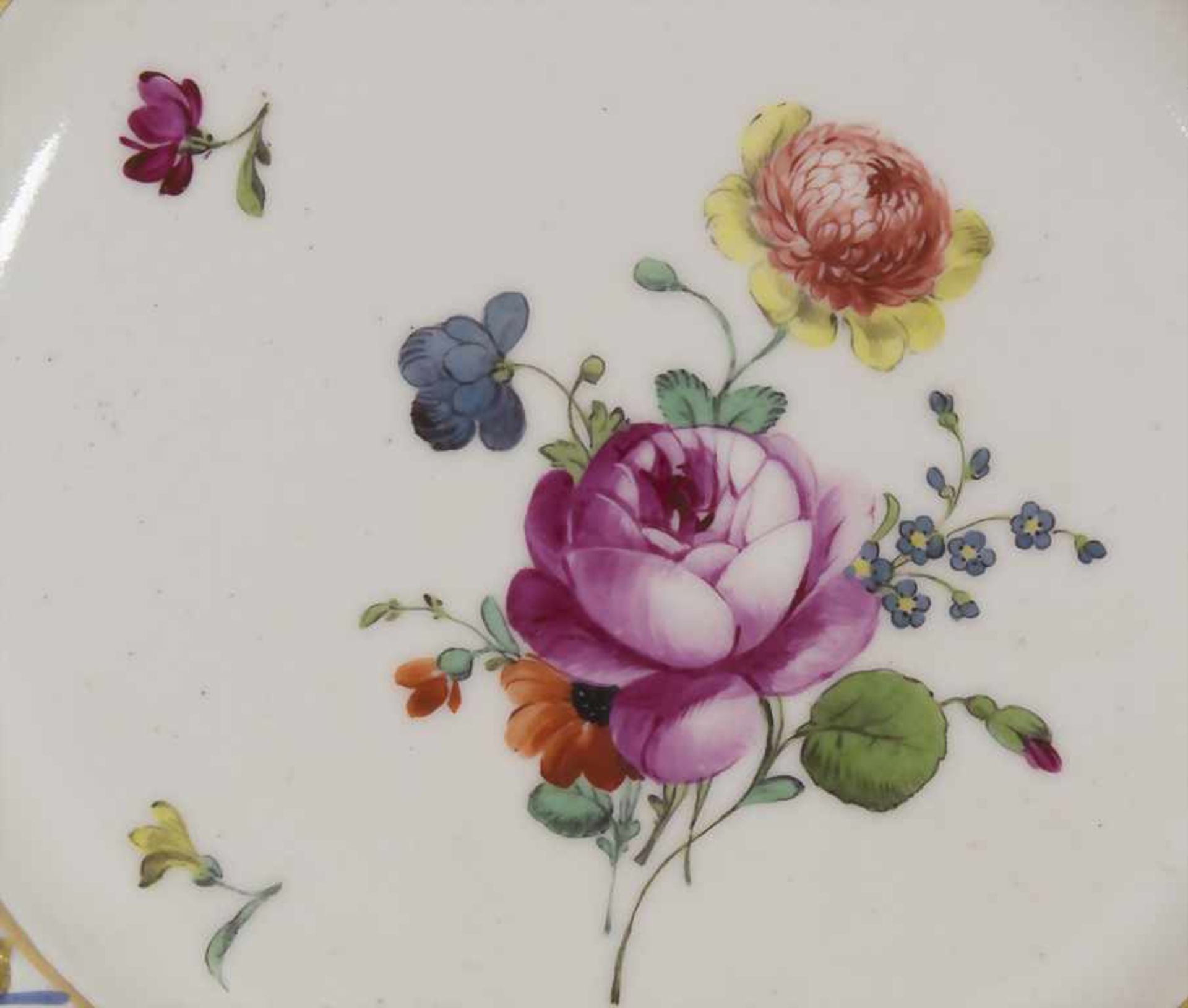 Teller mit Blumenmalerei / A plate with flowers, Frankenthal, um 1780Material: Porzellan, - Bild 2 aus 4