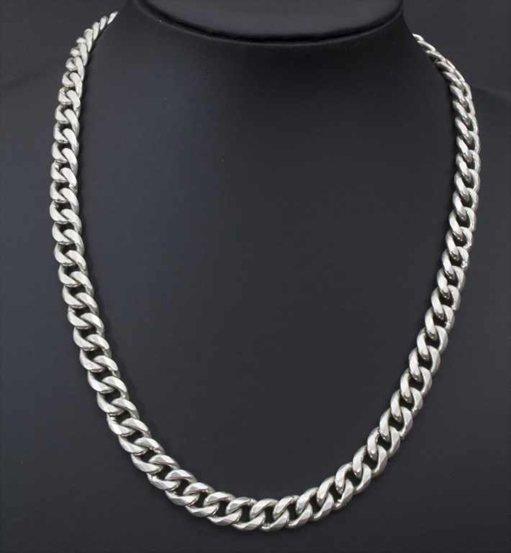 Panzerkette in Silber / A necklace in sterlingMaterial: Sterling Silber 925/000,Länge: 55 cm,