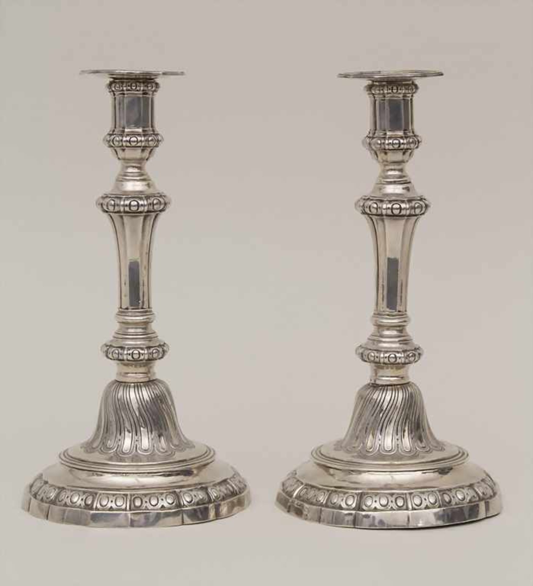 Paar Louis XVI Kerzenleuchter / A pair of Louis-seize silver candlesticks, René-Pierre Ferrier, - Image 2 of 10