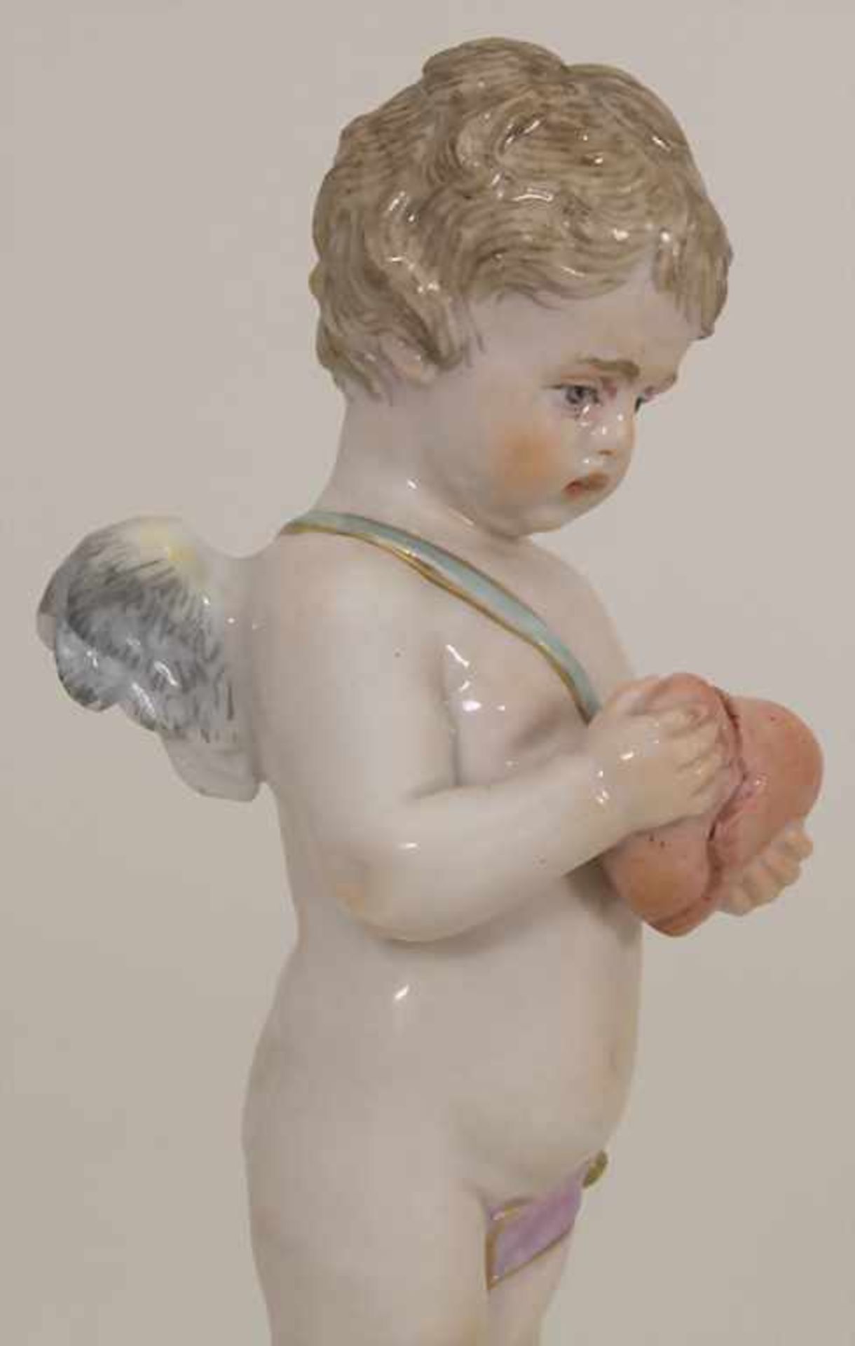 Amor in Verlegenheit ein Herz zusammenfügend / A cupid bonding a heart, Heinrich Schwabe, Meissen, - Bild 4 aus 5