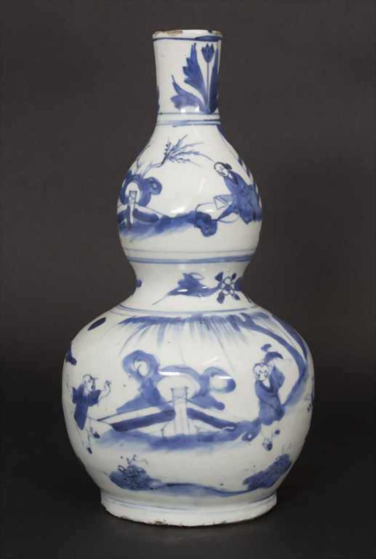 Kalebassenvase / A calabash vase, China, wohl 17. Jh.Material: Porzellan, blaue Unterglasurmalerei,