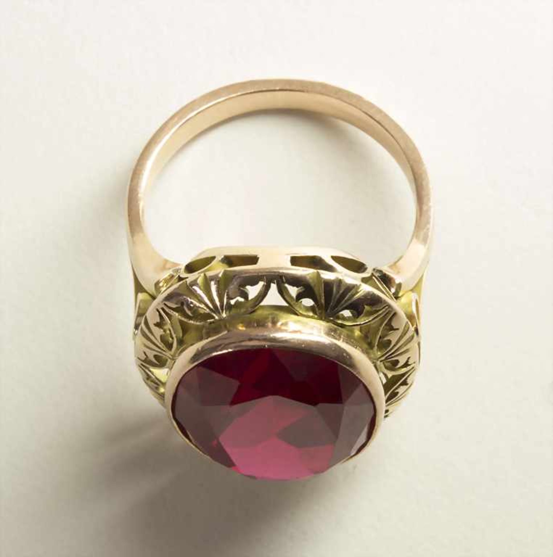 Damenring mit Farbstein / A ladies ring with red stone - Bild 3 aus 3