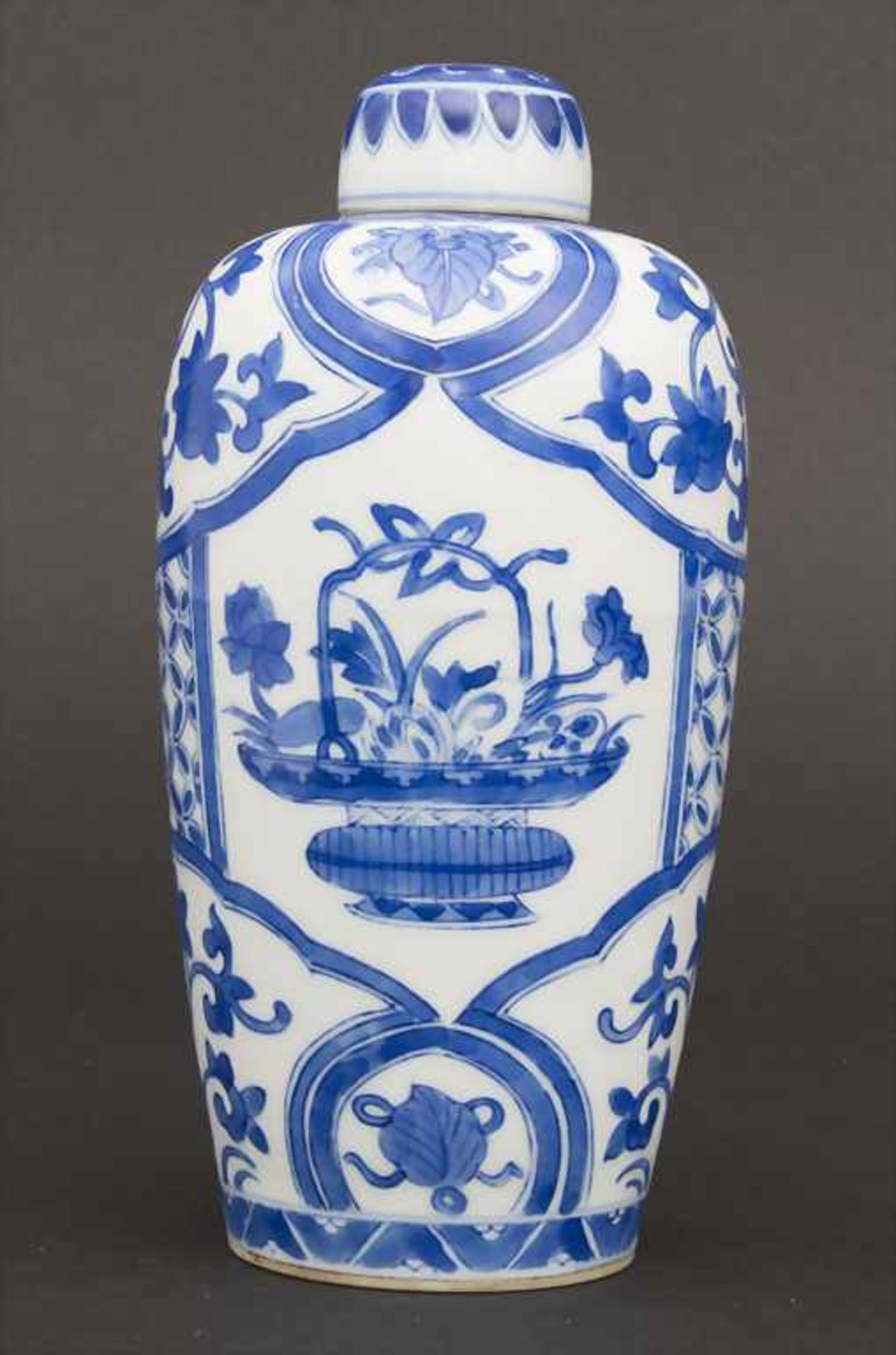 Deckelvase, China, gemarkt Kangxi