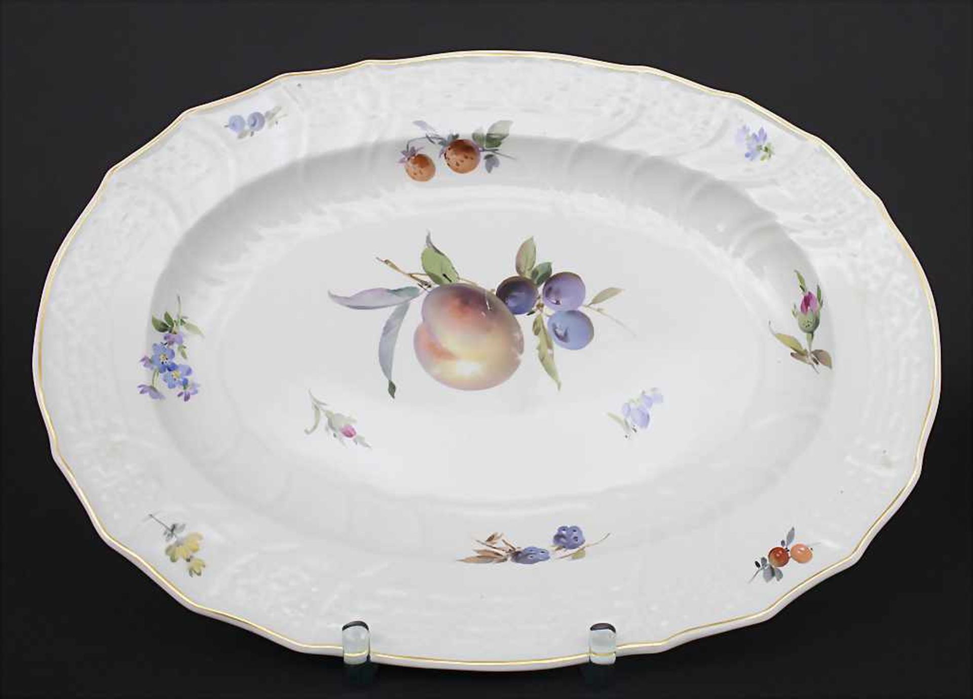 Große ovale Deckelterrine und Gemüseplatte mit Früchtemalerei / An oval covered tureen and serving - Image 7 of 10