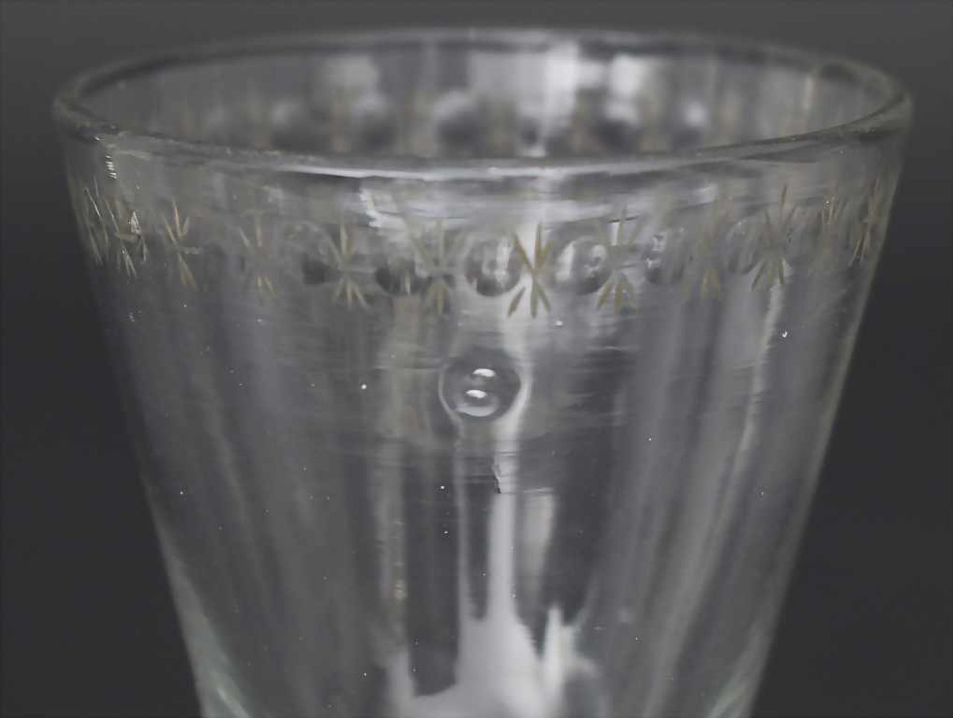 Kelchglas mit Schliffdekor / A goblet with cut frieze, 18. / 19. Jh. - Image 4 of 4