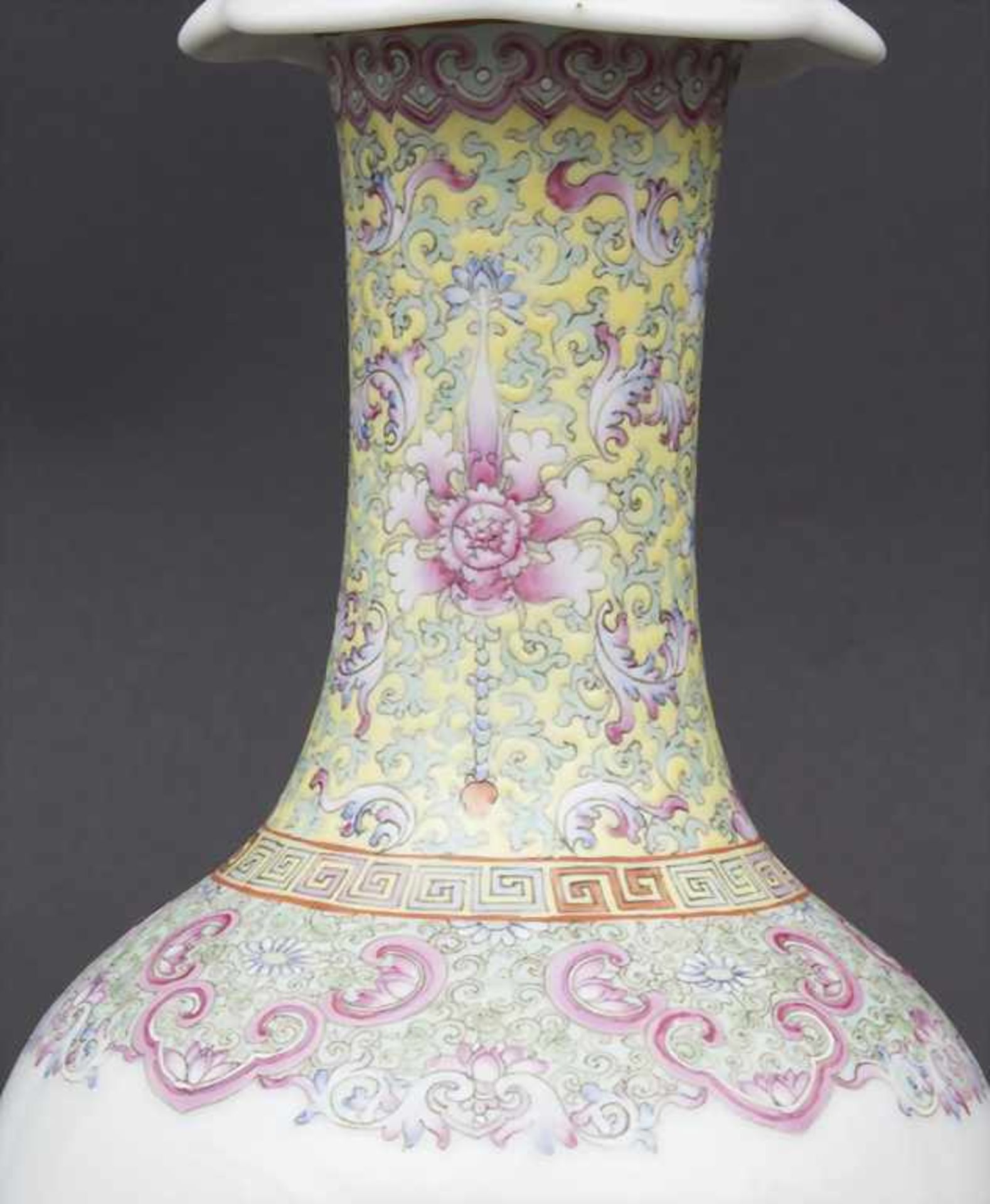 Ziervase, China, späte Qing-Dynastie< - Image 9 of 10