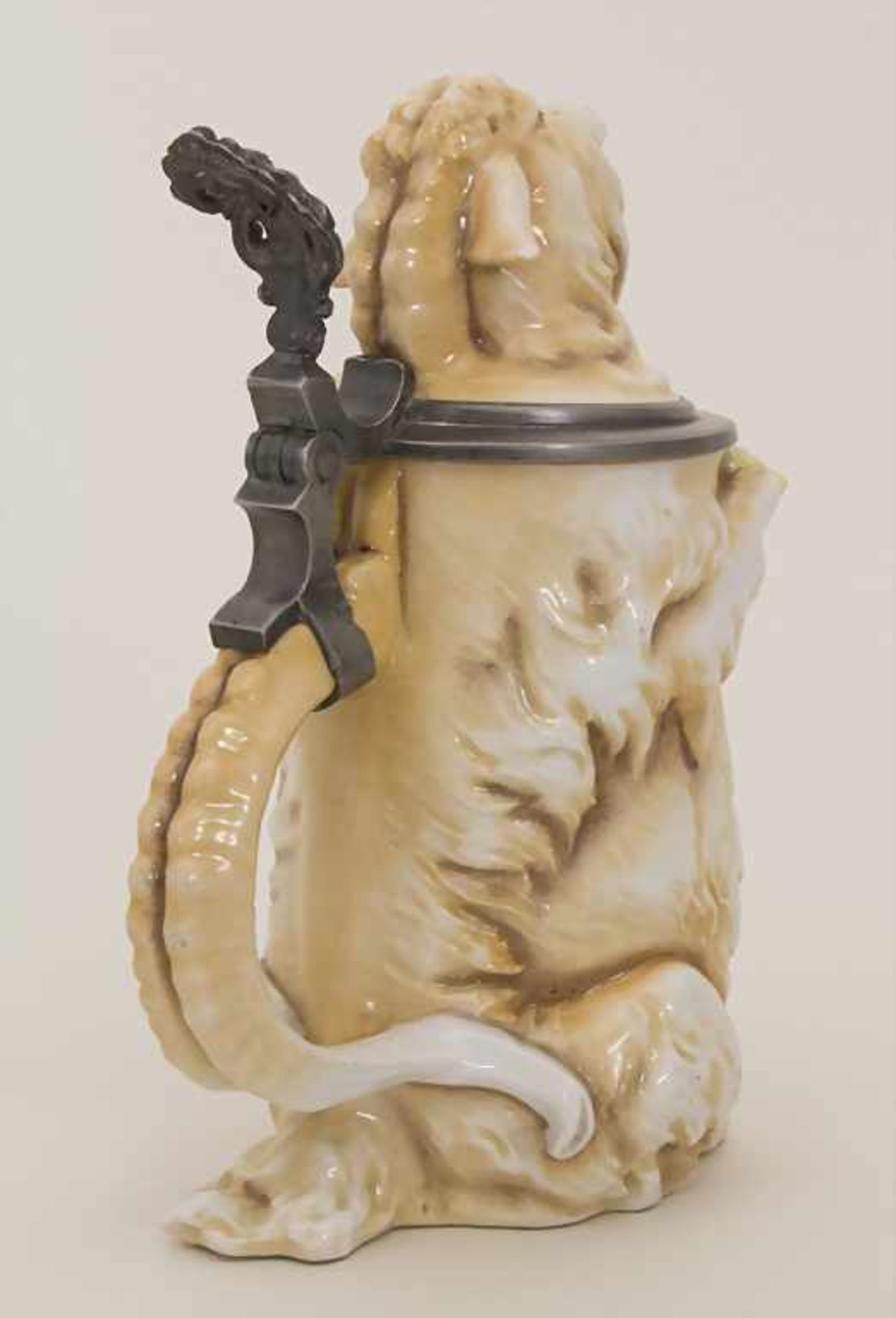 Figürlicher Bierkrug 0,5 L / A figural porcelain beer mug, Schierholz & Sohn, Plaue, um 1900 - Bild 2 aus 5