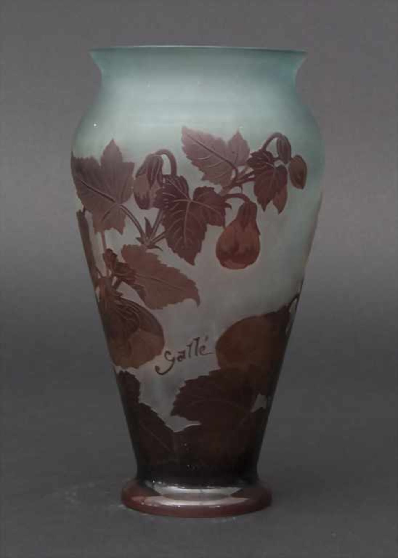 Jugendstil Vase mit Malve (Mauve) / An Art Nouveau vase with mallow, Emile Gallé, Ecole de Nancy, um - Bild 3 aus 7