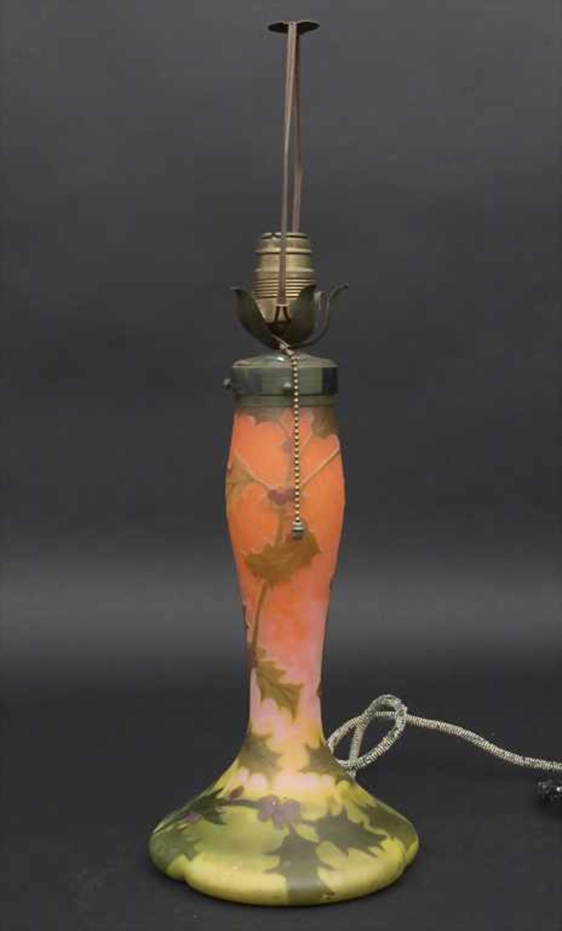 Jugendstil-Lampenfuß 'Stechpalme' / An Art Nouveau lampstand 'holly', Legras & Cie, Frankreich, um - Bild 2 aus 10