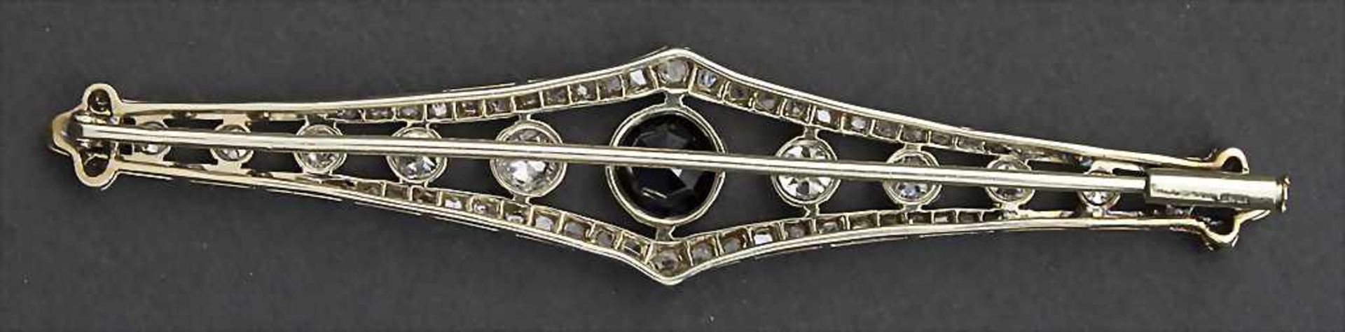 Art Déco Brosche mit Saphiren und Diamanten / An Art Déco brooch with Sapphires and Diamonds, um - Image 2 of 2