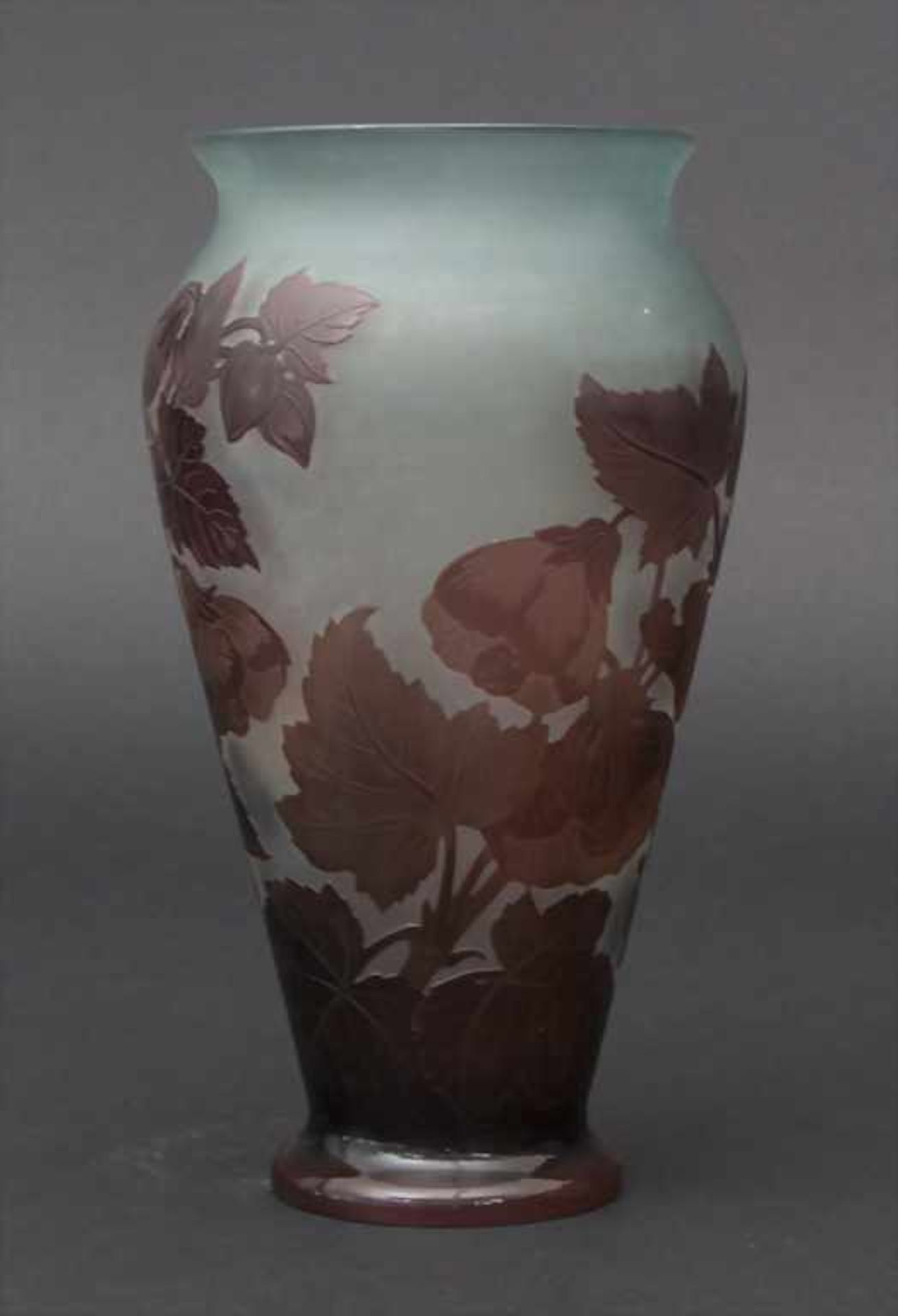 Jugendstil Vase mit Malve (Mauve) / An Art Nouveau vase with mallow, Emile Gallé, Ecole de Nancy, um - Bild 2 aus 7