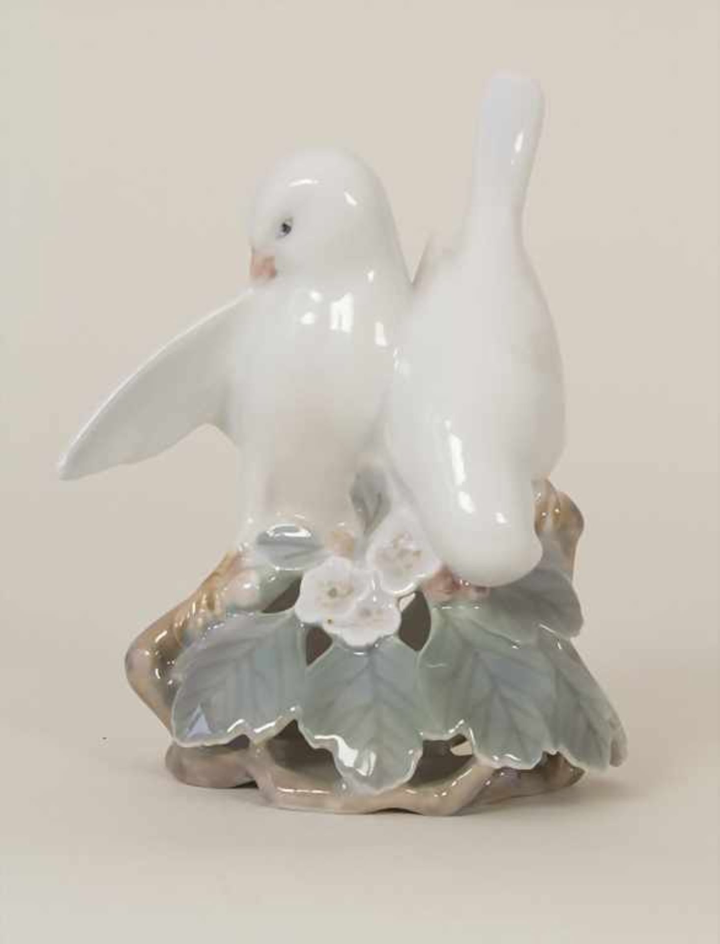 Turteltauben auf Kirschblütenzweig / A pair of doves, Royal Copenhagen, 1956<