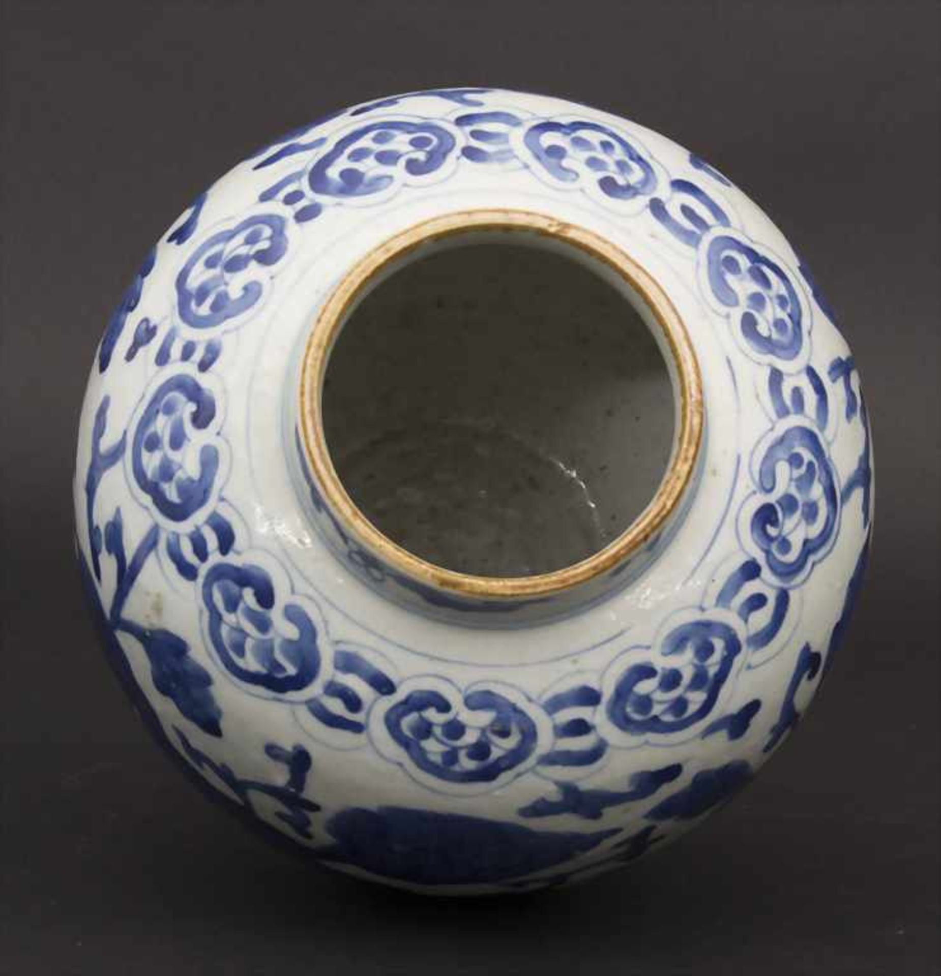 Schultertopf mit unterglasurblauer Malerei, Qing Dynastie, China, 18./19. Jh. - Image 6 of 11