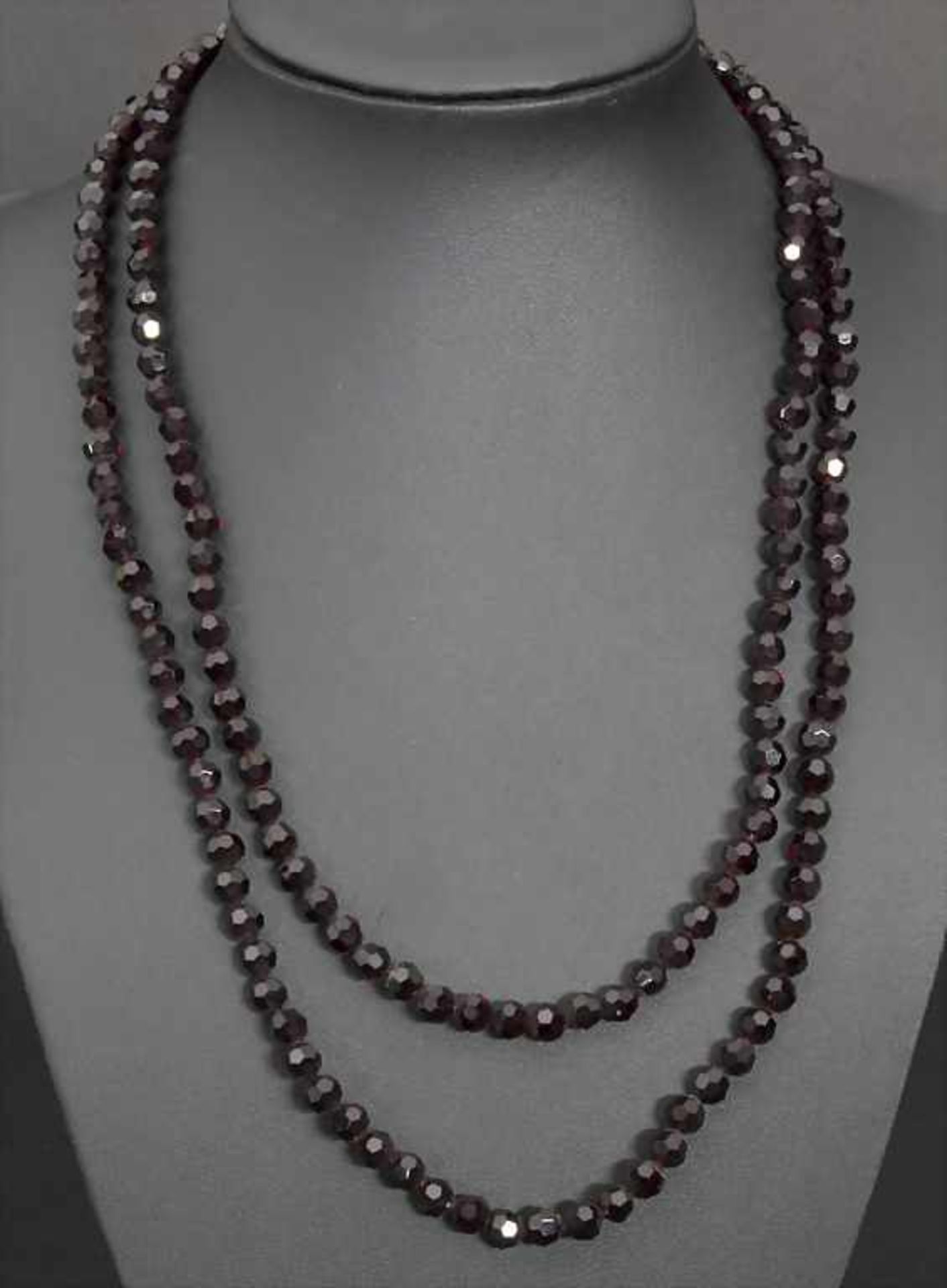 Granat-Collier / A garnet necklace - Image 3 of 6