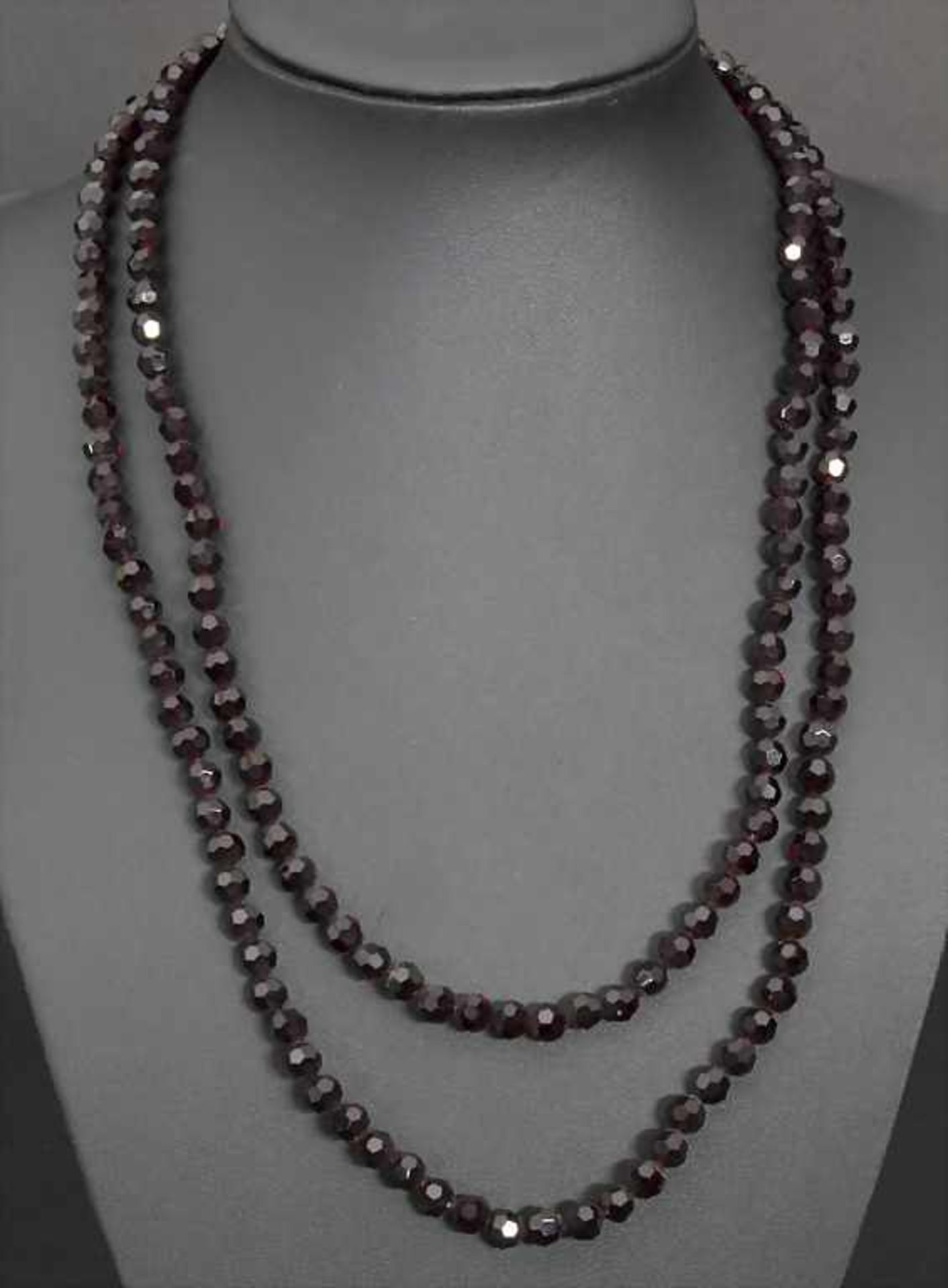 Granat-Collier / A garnet necklace - Bild 3 aus 6