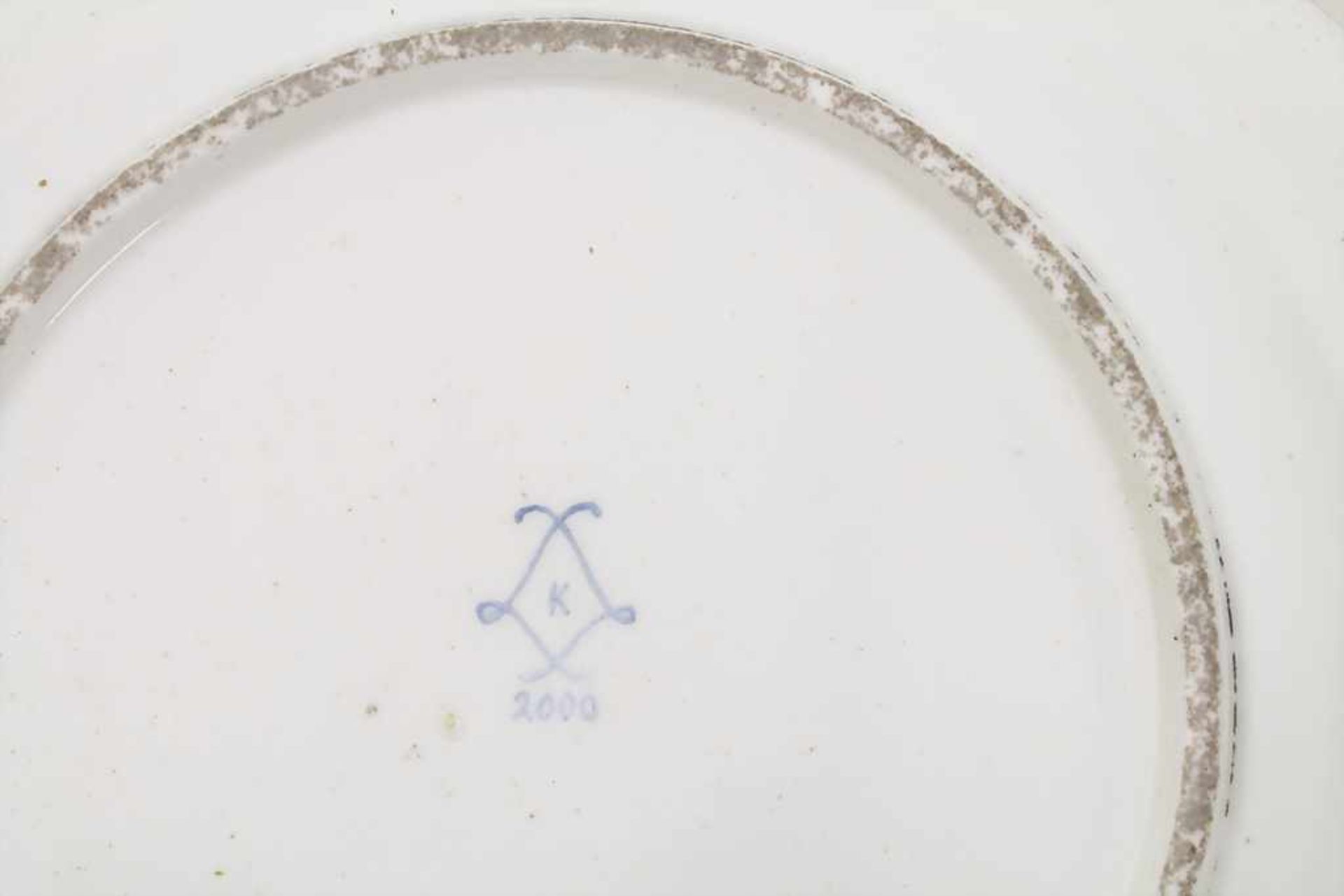 Teller / A plate, Sèvres, 19. Jh.< - Bild 4 aus 6