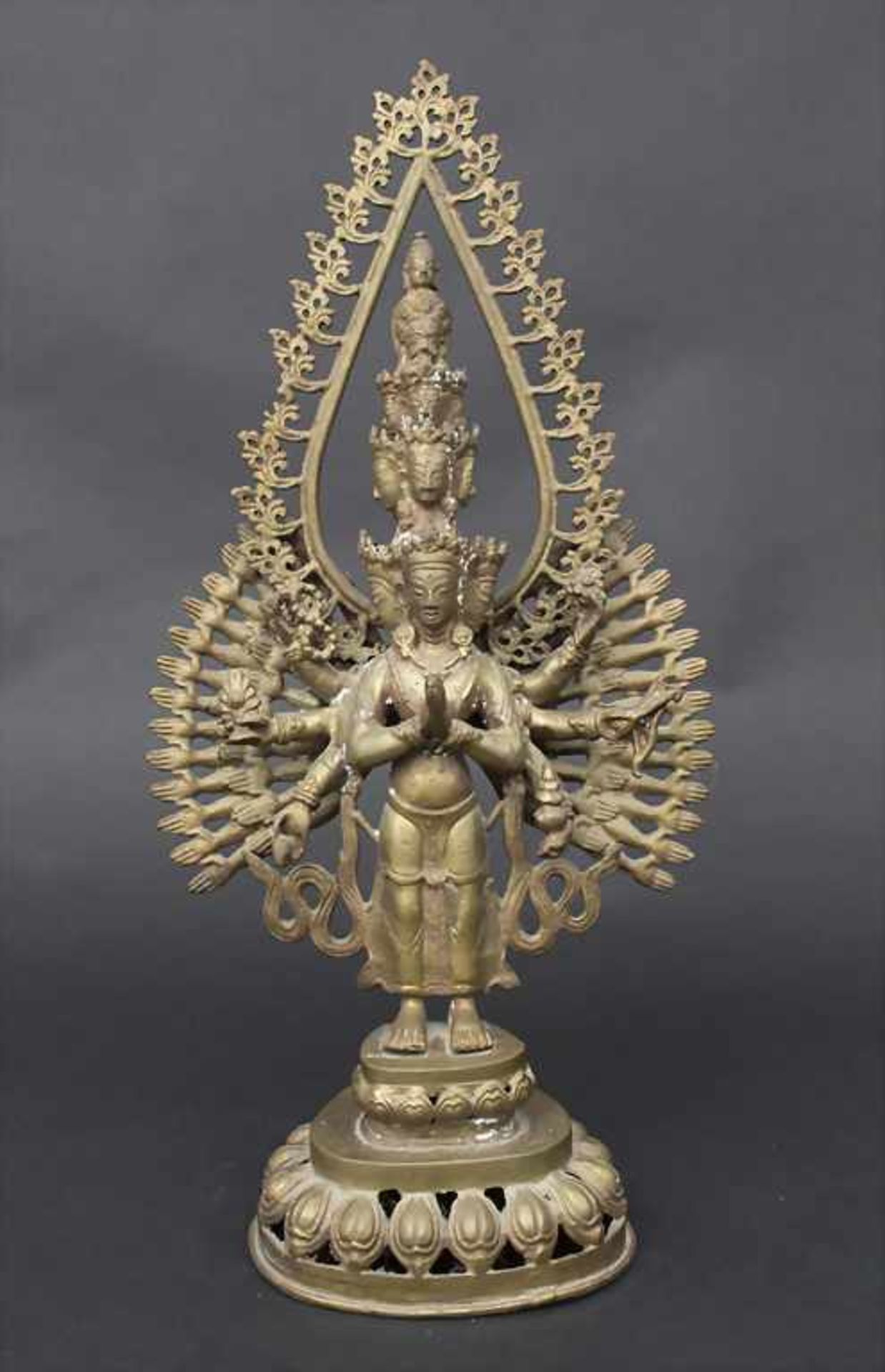 Boddhisattva-Figur 'Avalokiteshvara' / A boddhisattva figure 'Avalokiteshvara', tibeto-chinesisch,