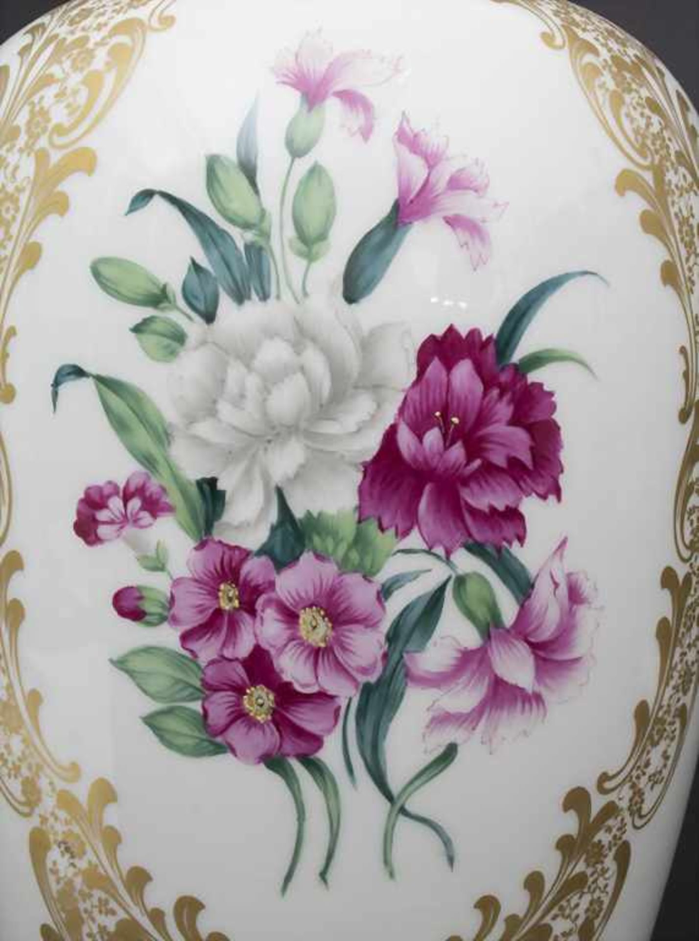 Deckelvase mit Blumenmalerei / A lidded vase with flowers, Rosenthal, 20. Jh. - Bild 8 aus 8