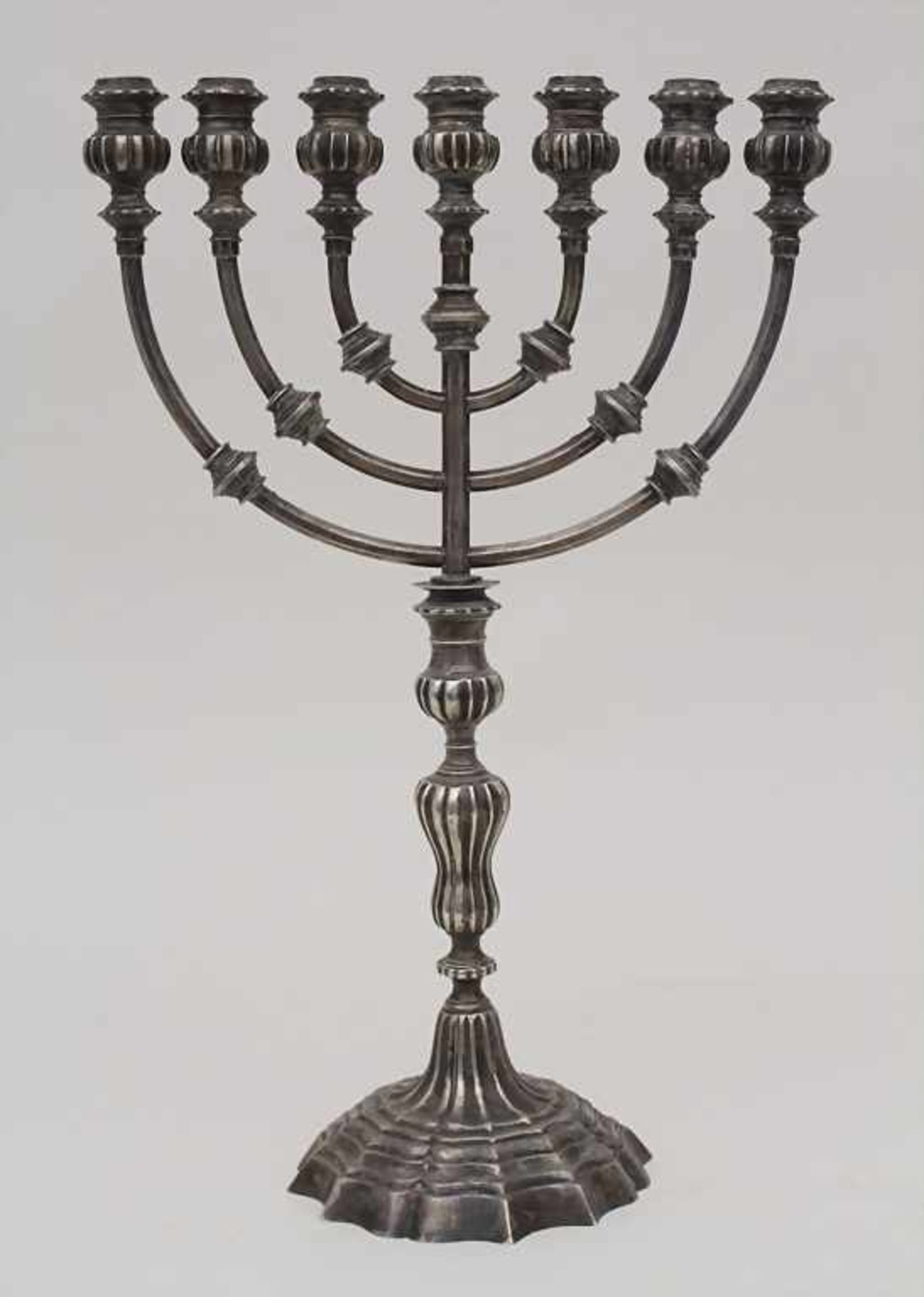 Paar Chanukka-Leuchter / A pair of hanukkah silver candlesticks, deutsch, um 1875 - Bild 5 aus 6