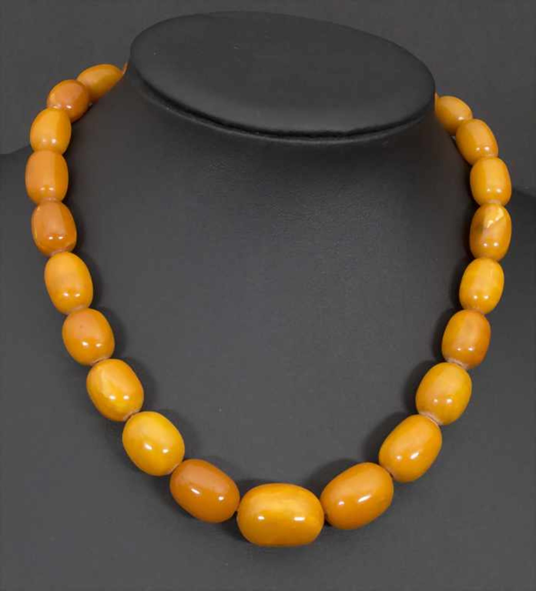 Bernsteinkette / Oliven Kette / An amber olives chain