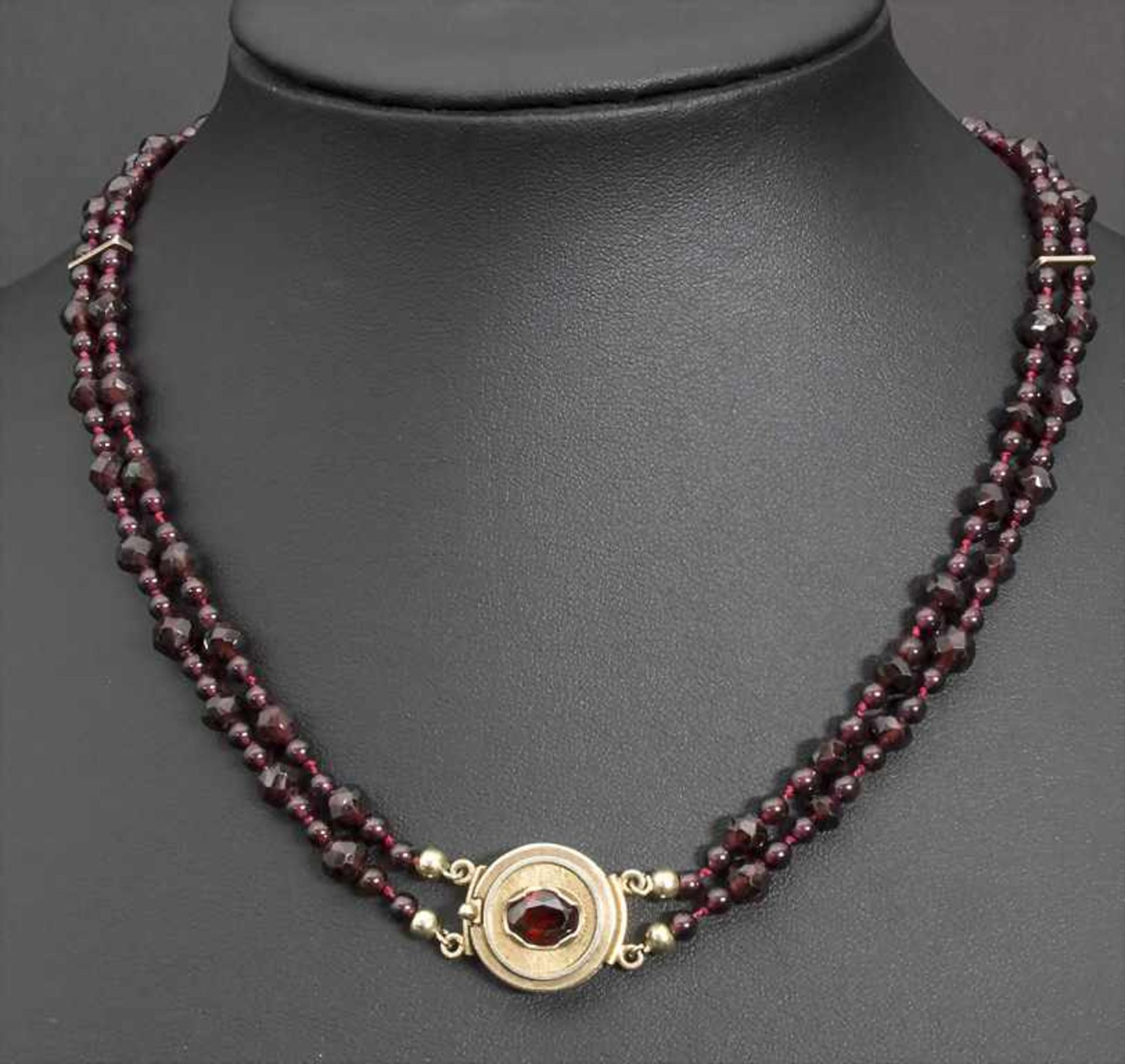 Granat-Collier / A garnet necklace - Image 5 of 6