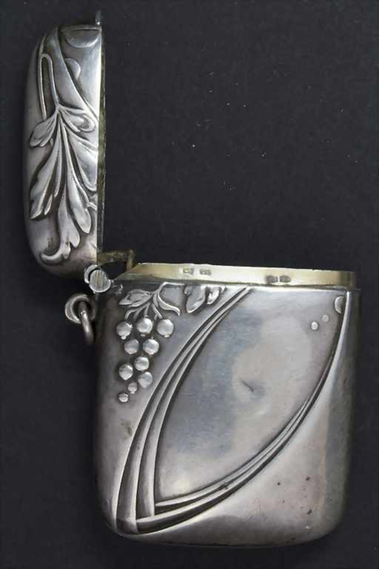 Jugendstil Streichholzetui mit Weinranken / An Art Nouveau match holder with vine tendrils, - Image 4 of 5