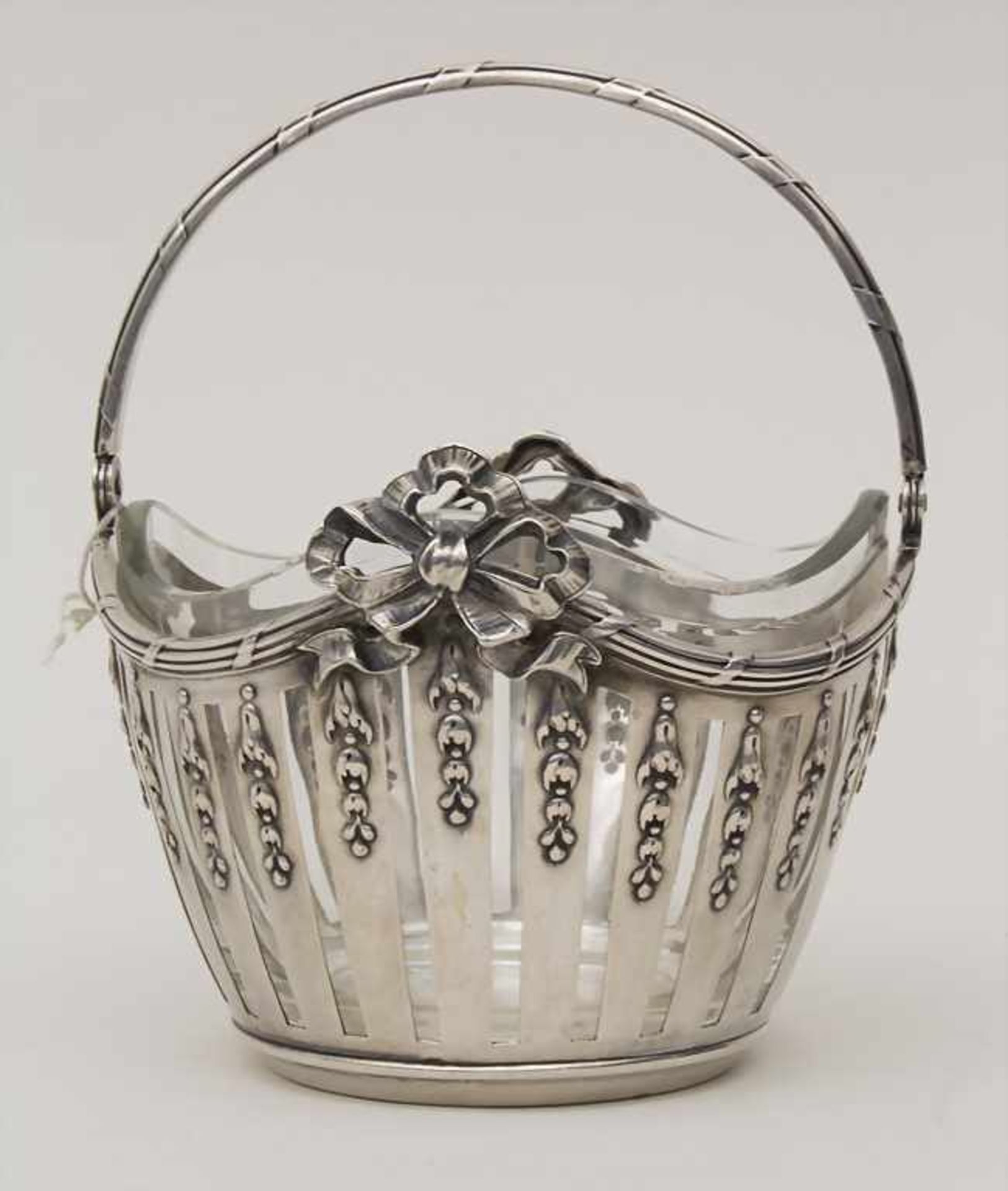 Henkelkorb mit Glaseinsatz / A silver basket with glass bowl, Wilkens & Söhne, Bremen-Hemelingen, um - Bild 3 aus 7