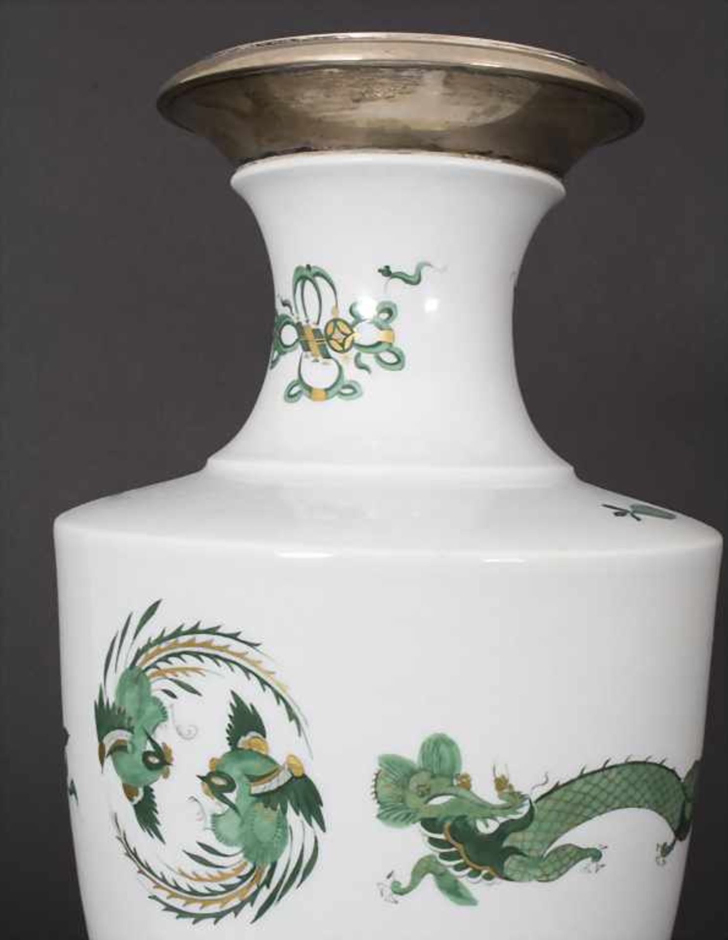 Amphoravase 'Grüner Drache' mit Silbermontierung / An amphora vase 'Green Dragon' with silver mount, - Bild 8 aus 8