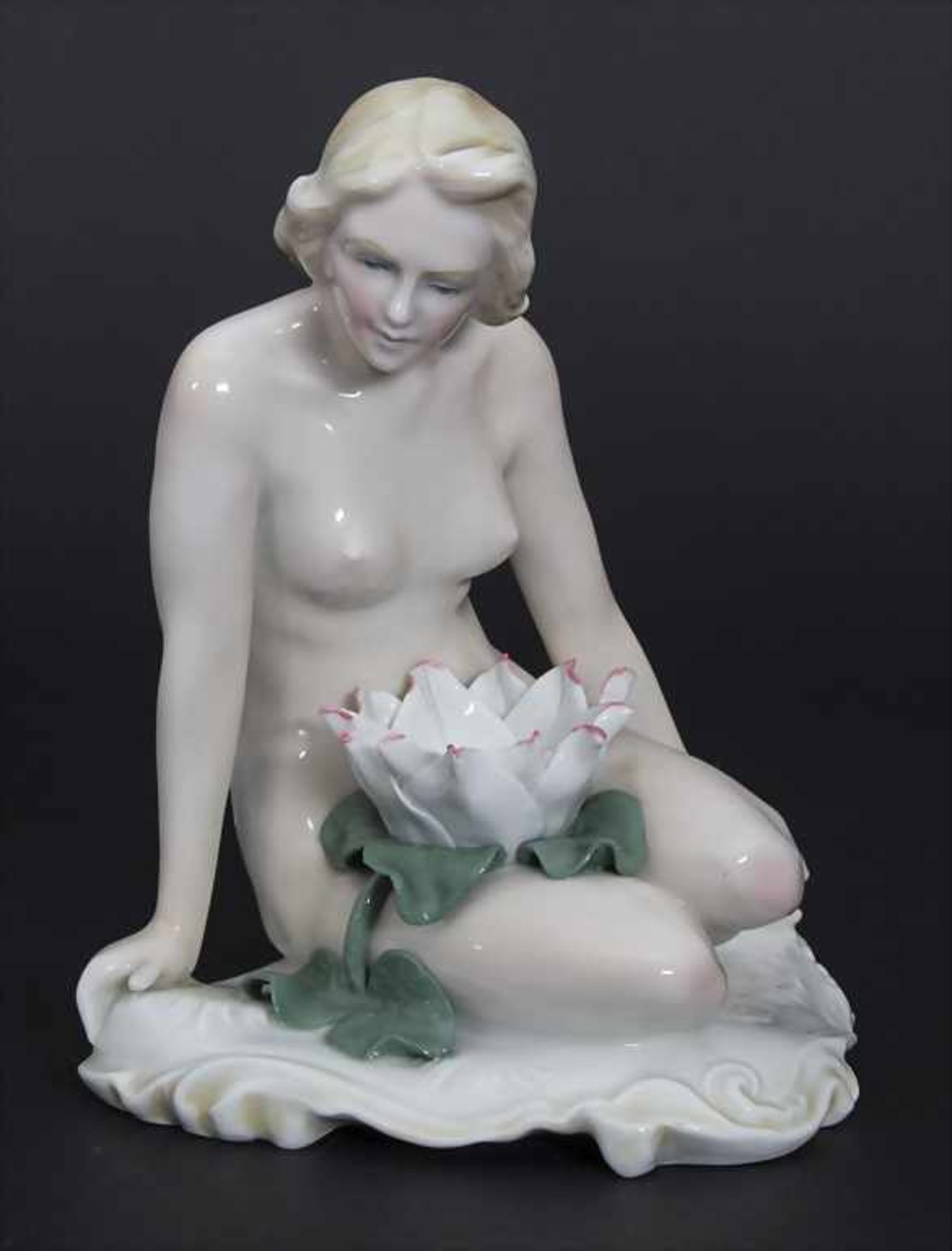 Jugendstil Mädchenakt mit Seerose / An Art Nouveau nude with a water lily, Karl Ens, Volkstedt um