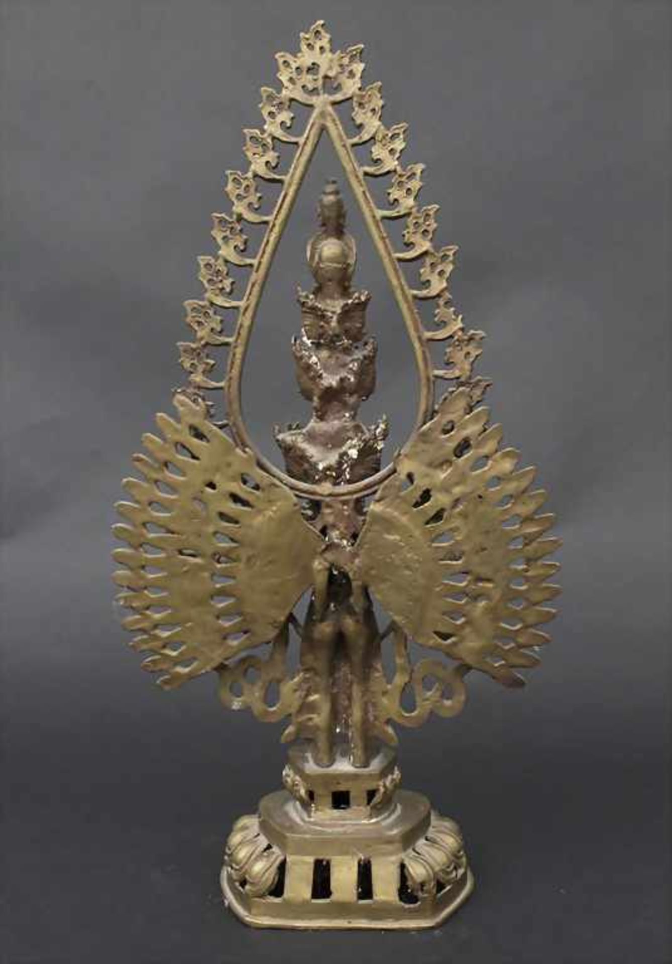 Boddhisattva-Figur 'Avalokiteshvara' / A boddhisattva figure 'Avalokiteshvara', tibeto-chinesisch, - Image 3 of 4