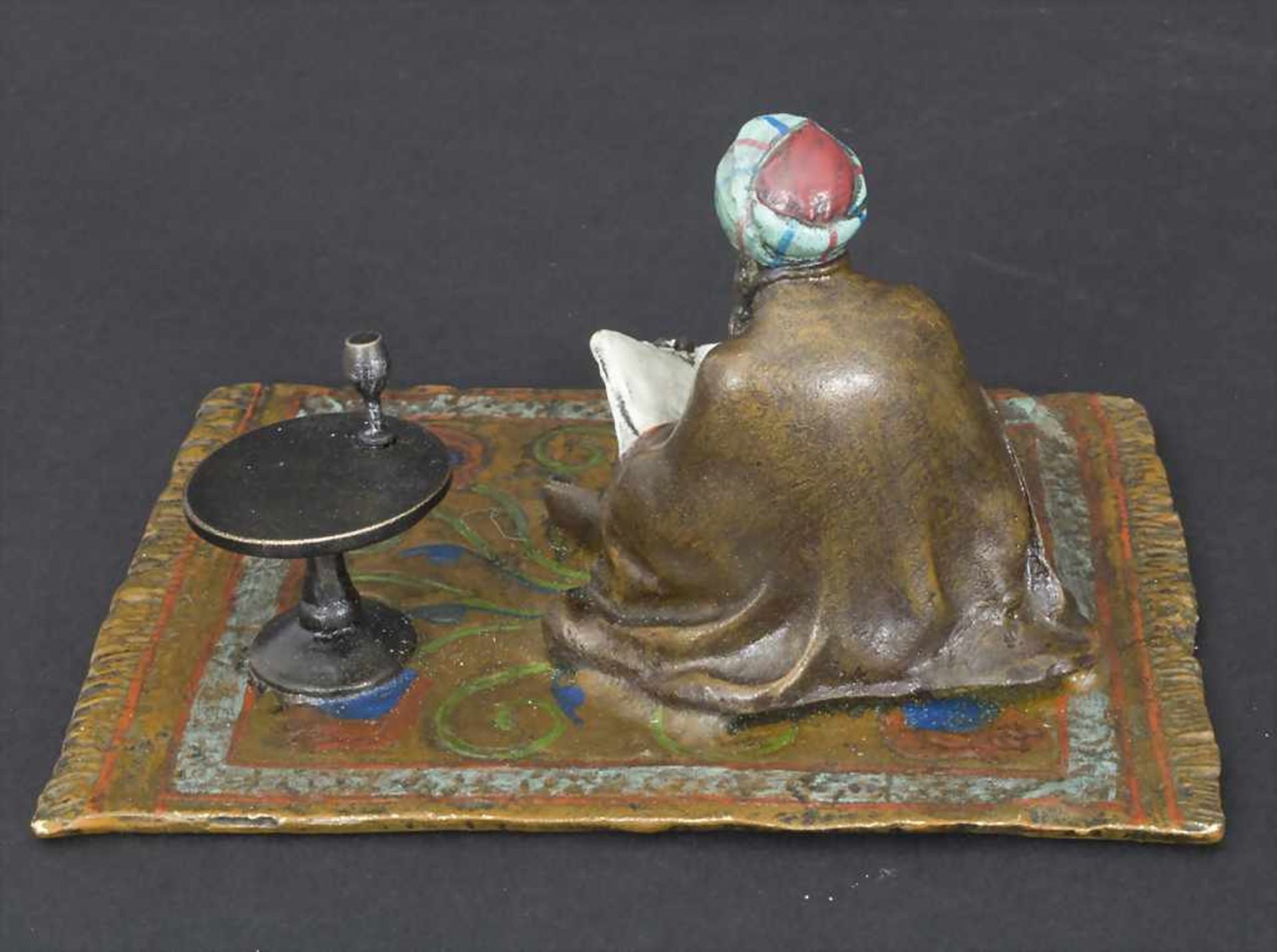 Wiener Bronze, 'Orientale auf Teppich beim Lesen', Bergmann Franz, 1. Hälfte 20. Jh.< - Image 2 of 4