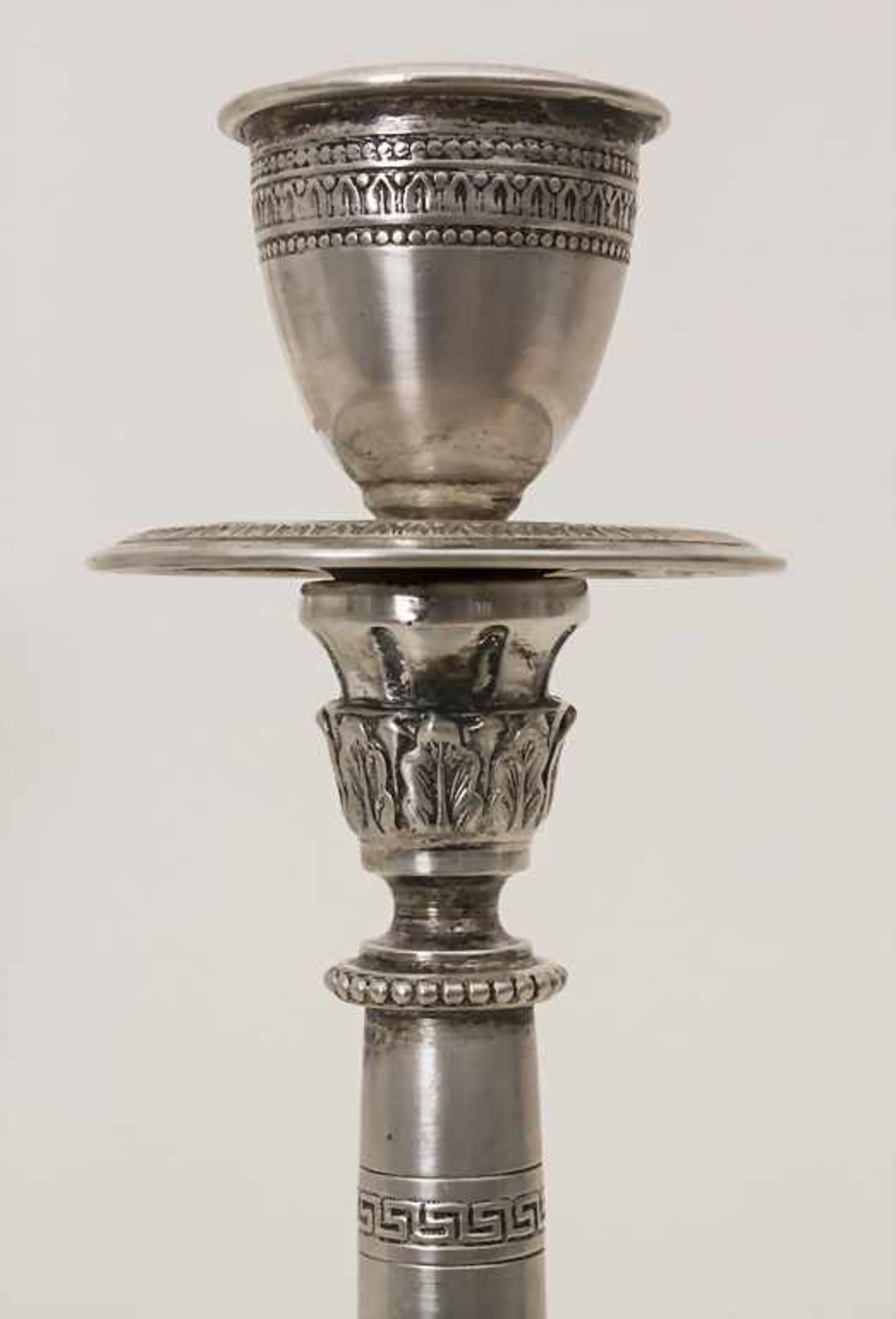 Paar Kerzenleuchter / A pair of silver candlesticks, Prato, Italien, 20. Jh. - Bild 2 aus 6