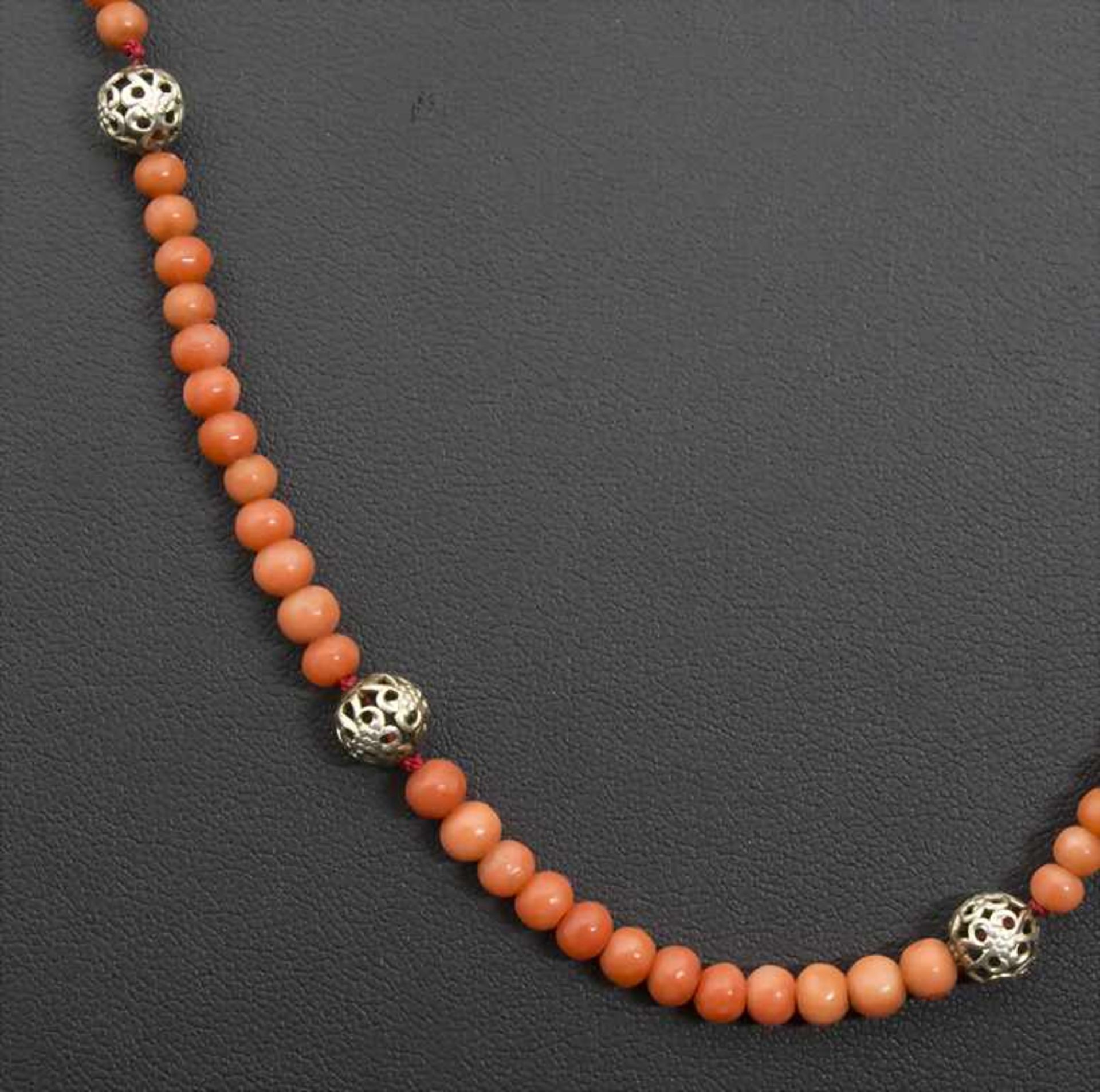 Konvolut Korallen-Schmuck / A set of coral jewellery - Image 2 of 3