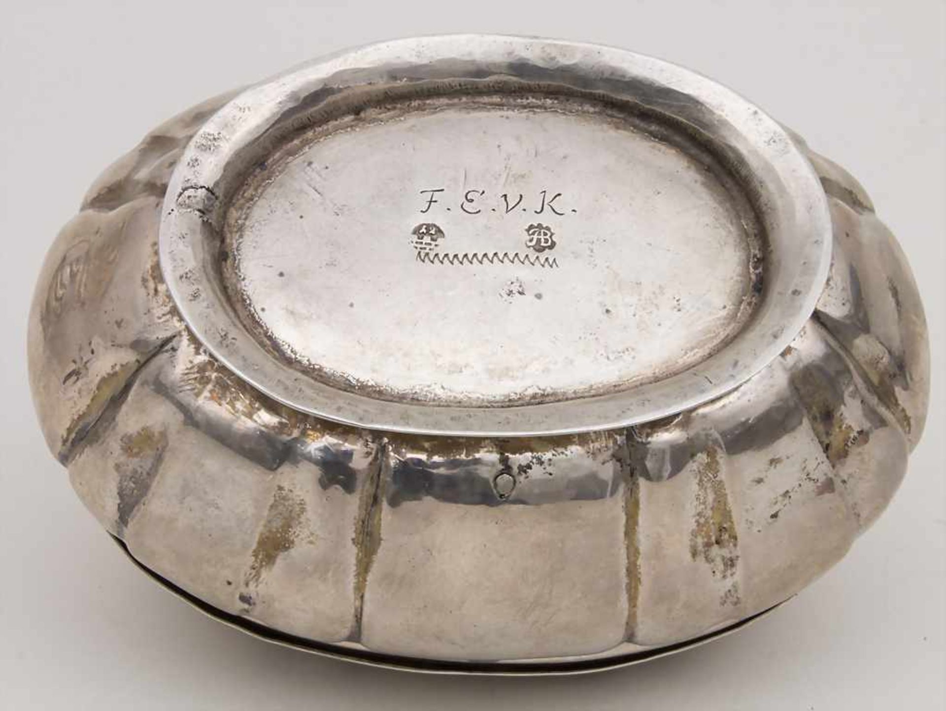 Barock Dose / A Baroque silver sugar box, Johann Adolph Borns, Bautzen (Sachsen), um 1745 - Bild 5 aus 8