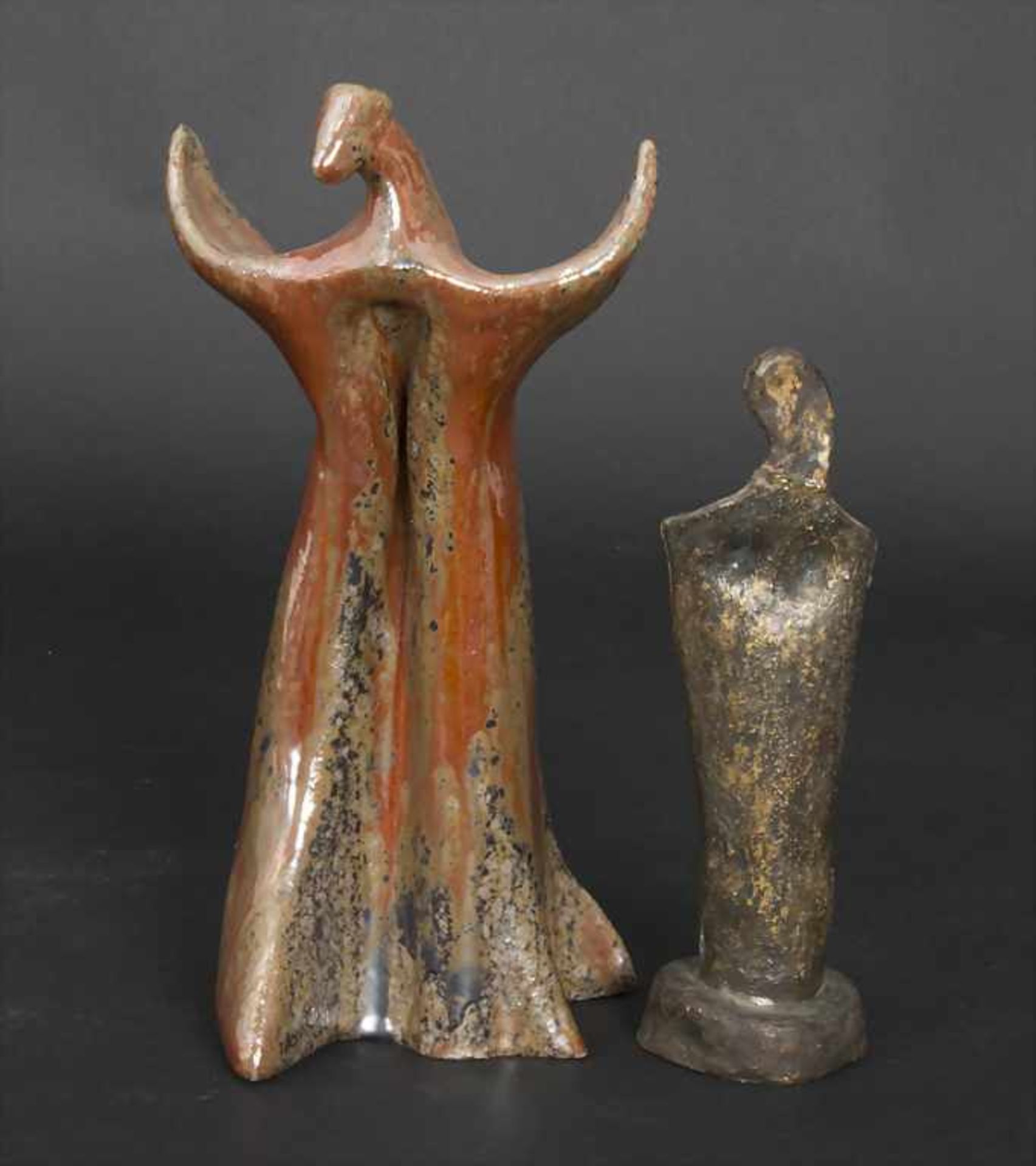 Erika Liefland (*1936), 2 stilisierte Figruen / A set of 2 stylised figures - Bild 2 aus 2