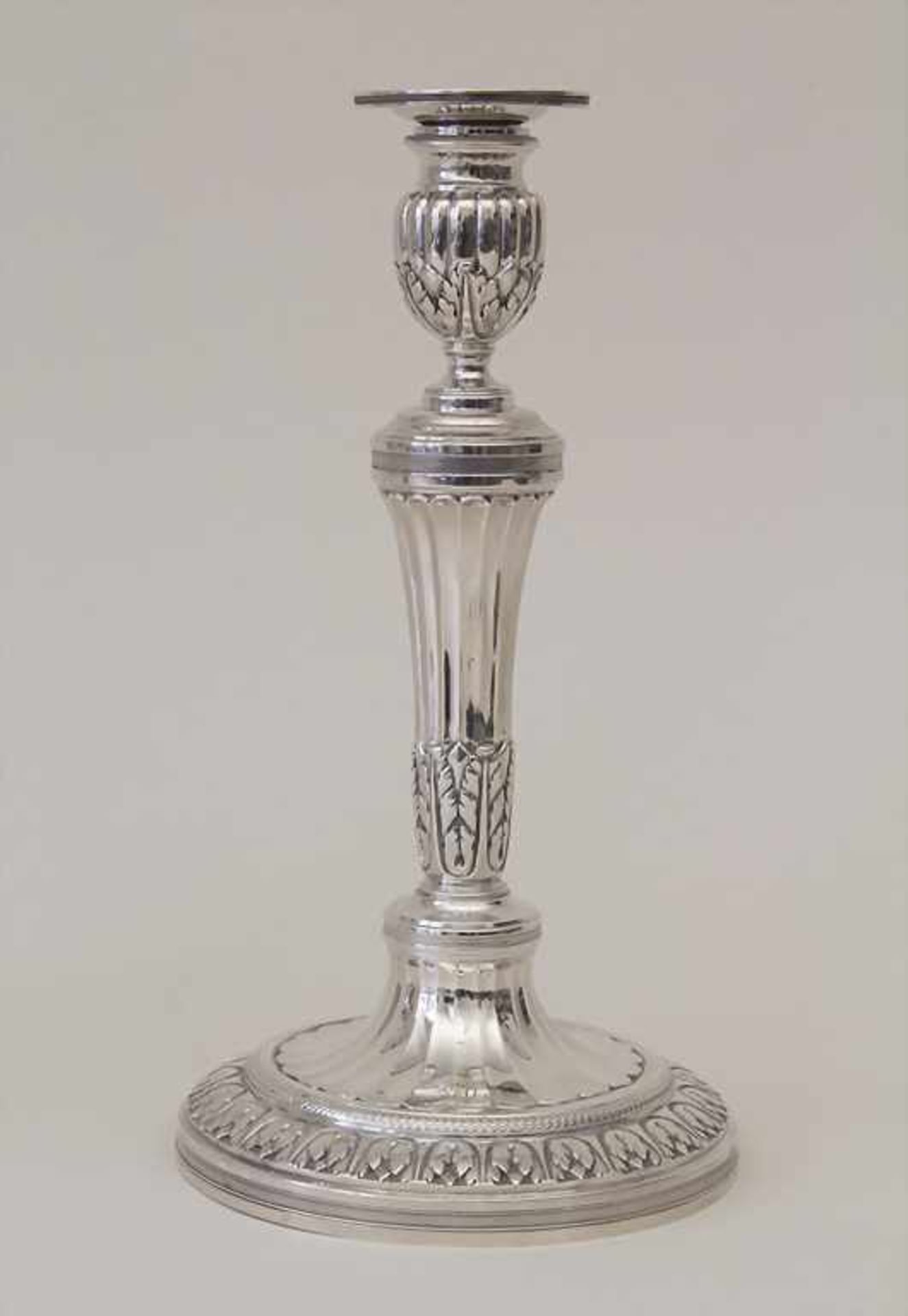 Louis-Seize-Leuchter / A silver candleholder, Nicolas Richard Masson, Paris, nach 1806 - Bild 2 aus 9