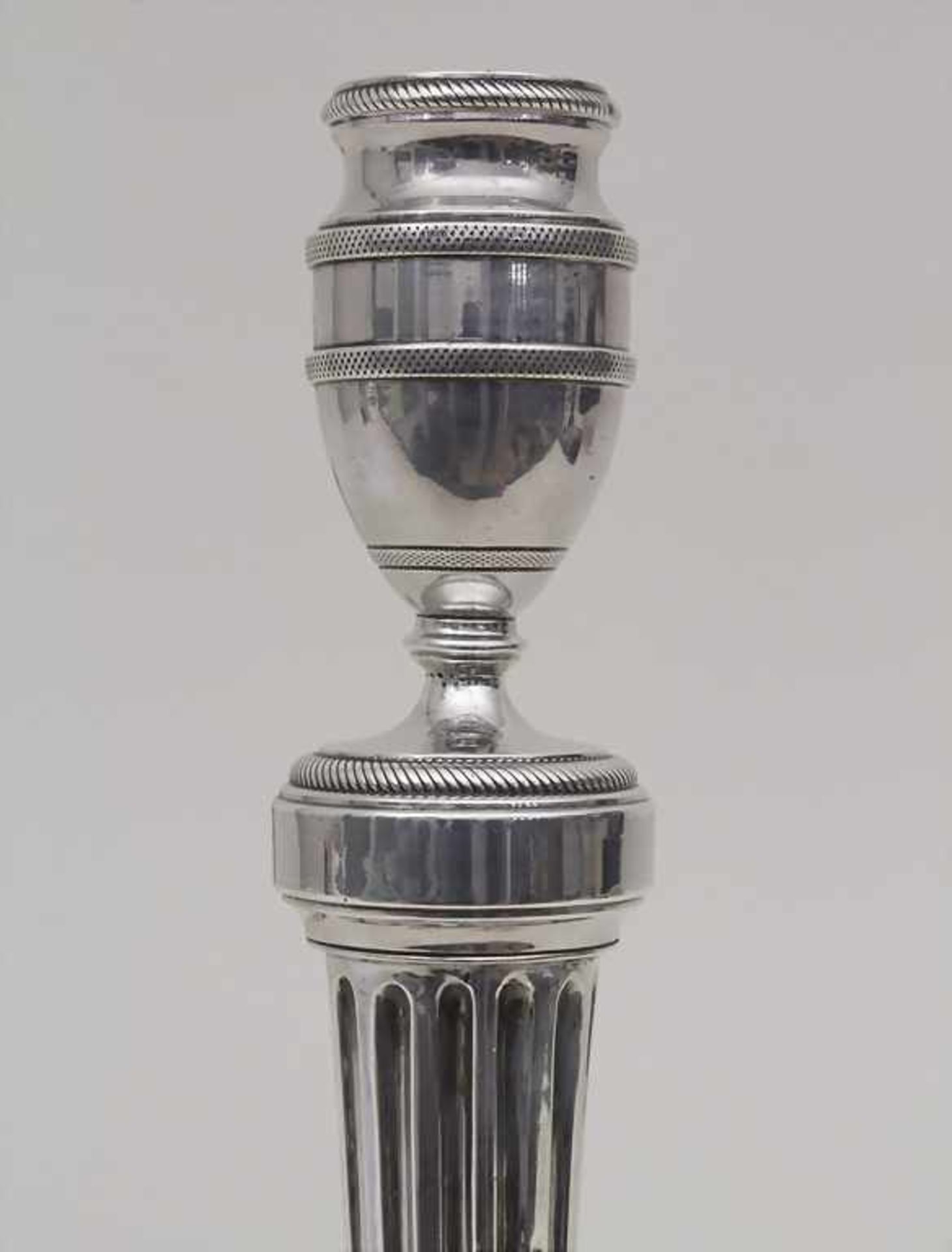 Paar Louis-Seize Leuchter / A pair of Louis-Seize silver candlesticks, Jean Nicolas Pique, Paris, um - Bild 2 aus 10