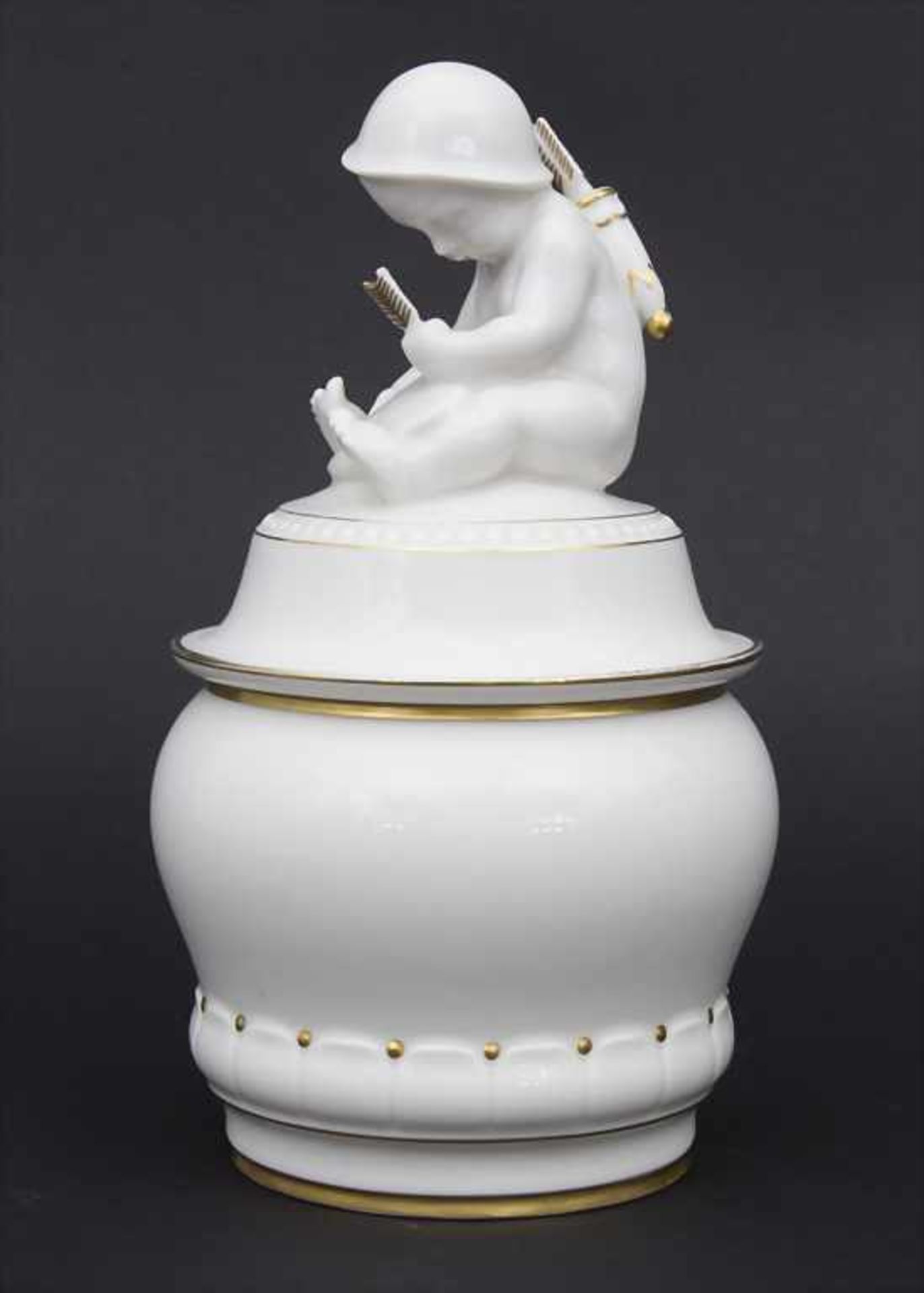 Art Déco Deckeldose mit Amorette / An Art Deco covered jar with a cupid, Lorenz Hutschenreuther,