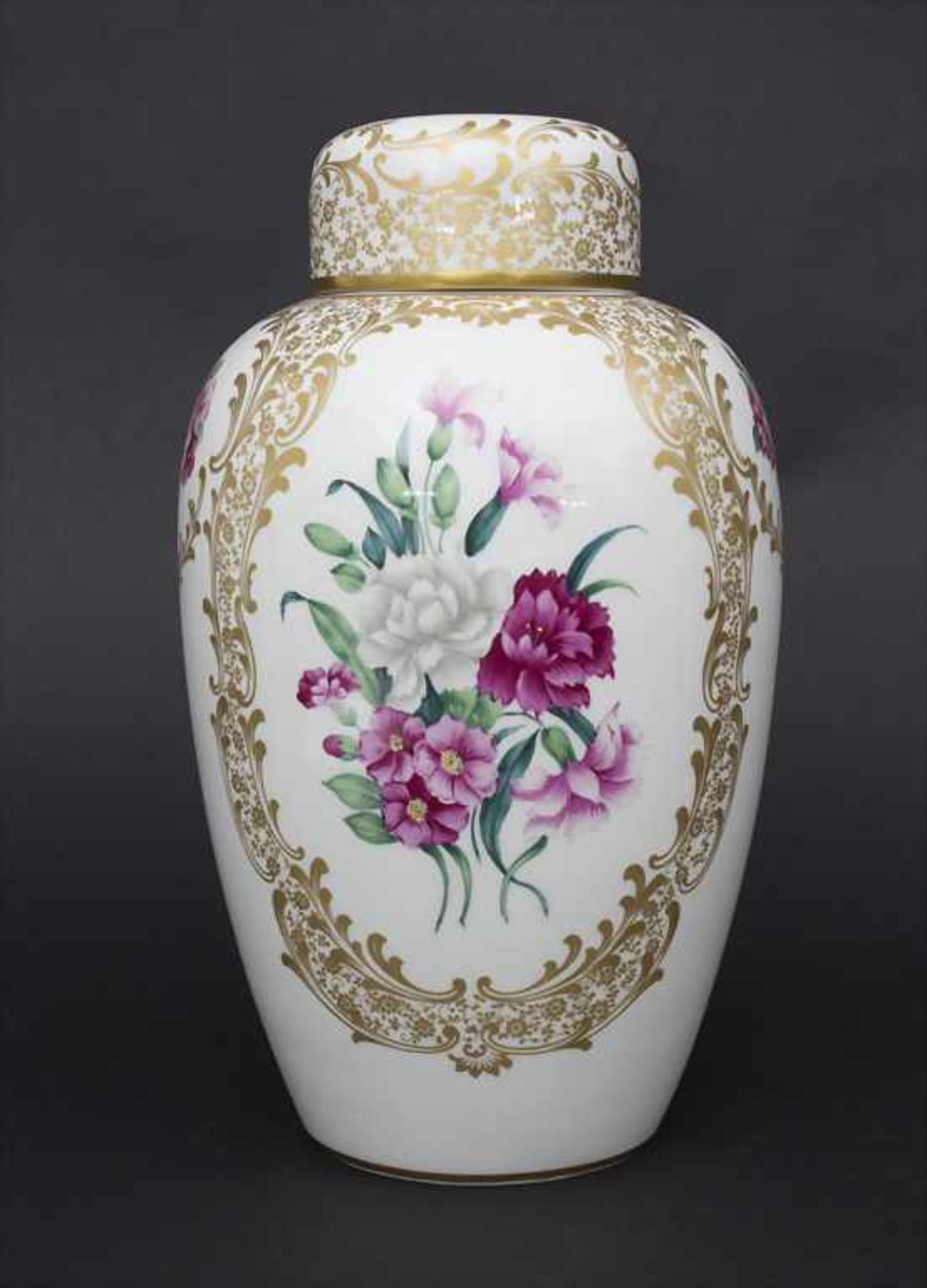 Deckelvase mit Blumenmalerei / A lidded vase with flowers, Rosenthal, 20. Jh. - Bild 3 aus 8