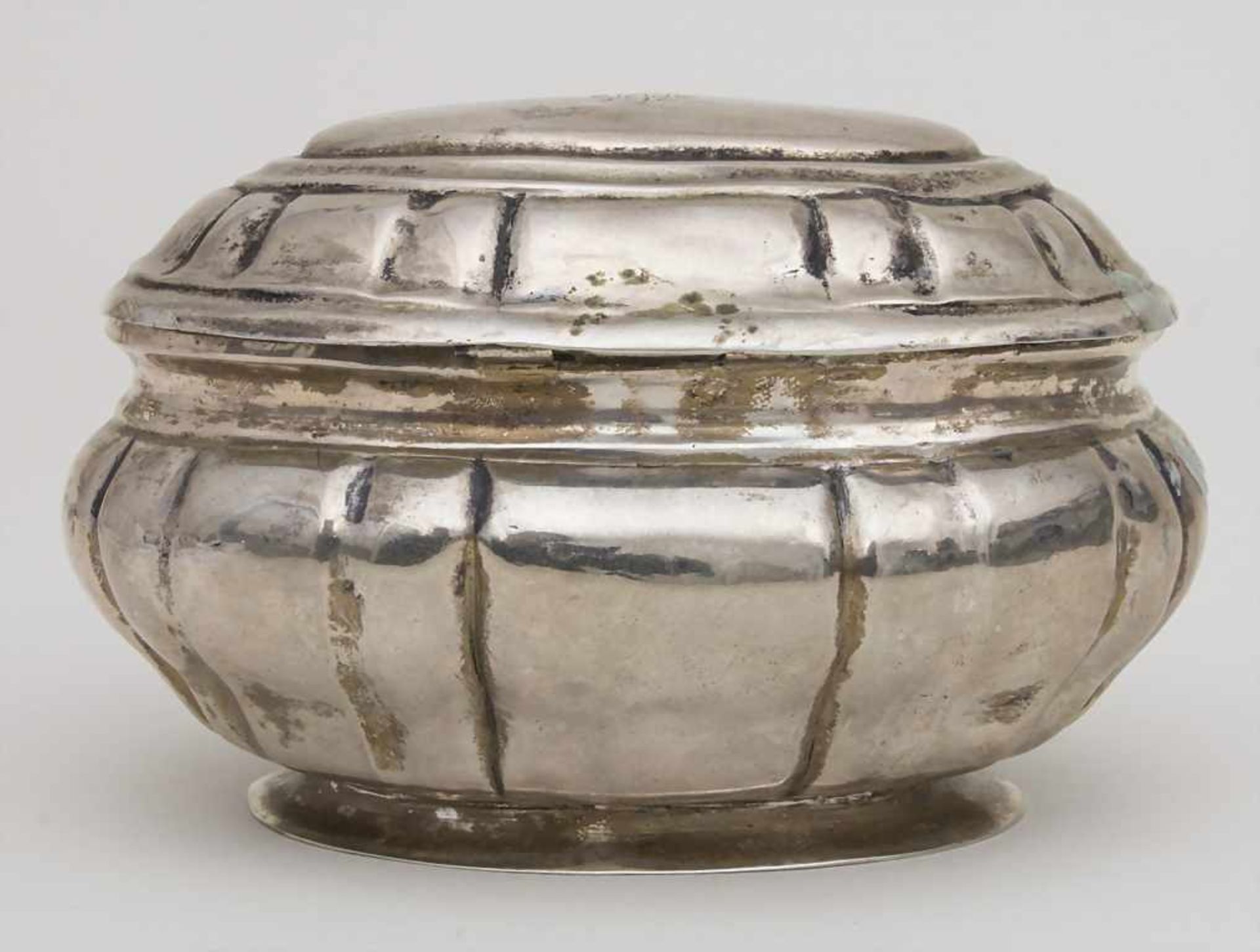 Barock Dose / A Baroque silver sugar box, Johann Adolph Borns, Bautzen (Sachsen), um 1745 - Bild 2 aus 8