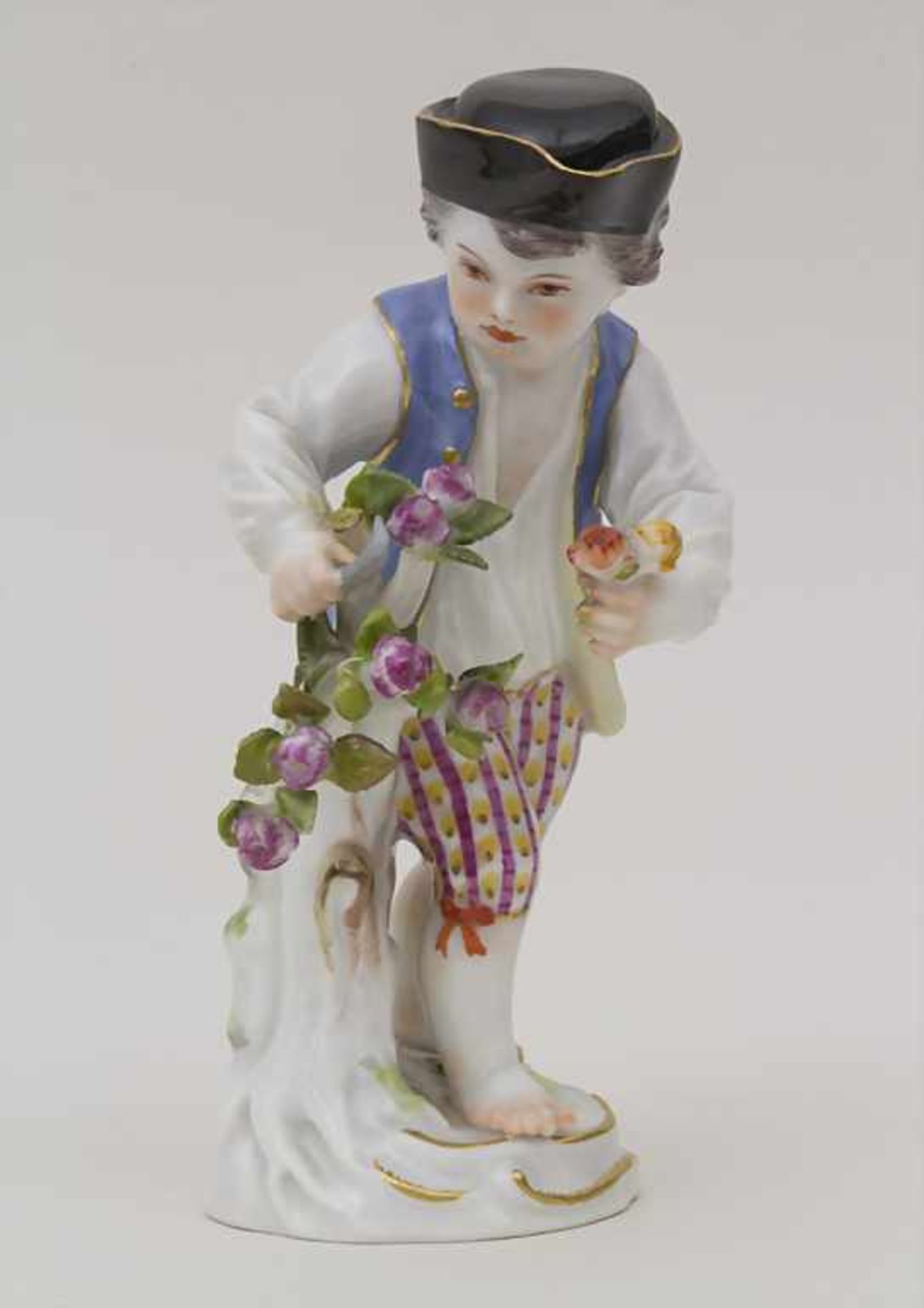 Gärtnerkind 'Rosen schneidender Knabe' / A gardener child 'Rose cutting boy', Meissen, 1950<