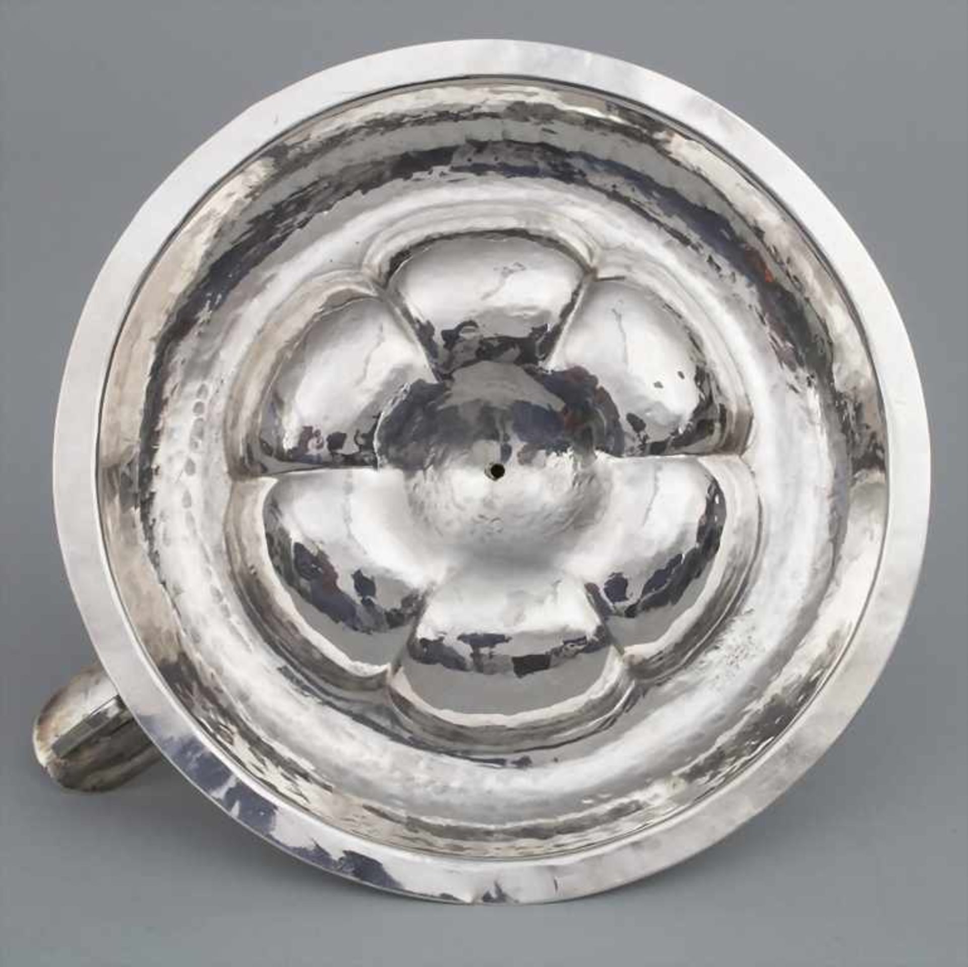 Handleuchter / A silver candleholder with handle, 18. Jh. - Bild 3 aus 4