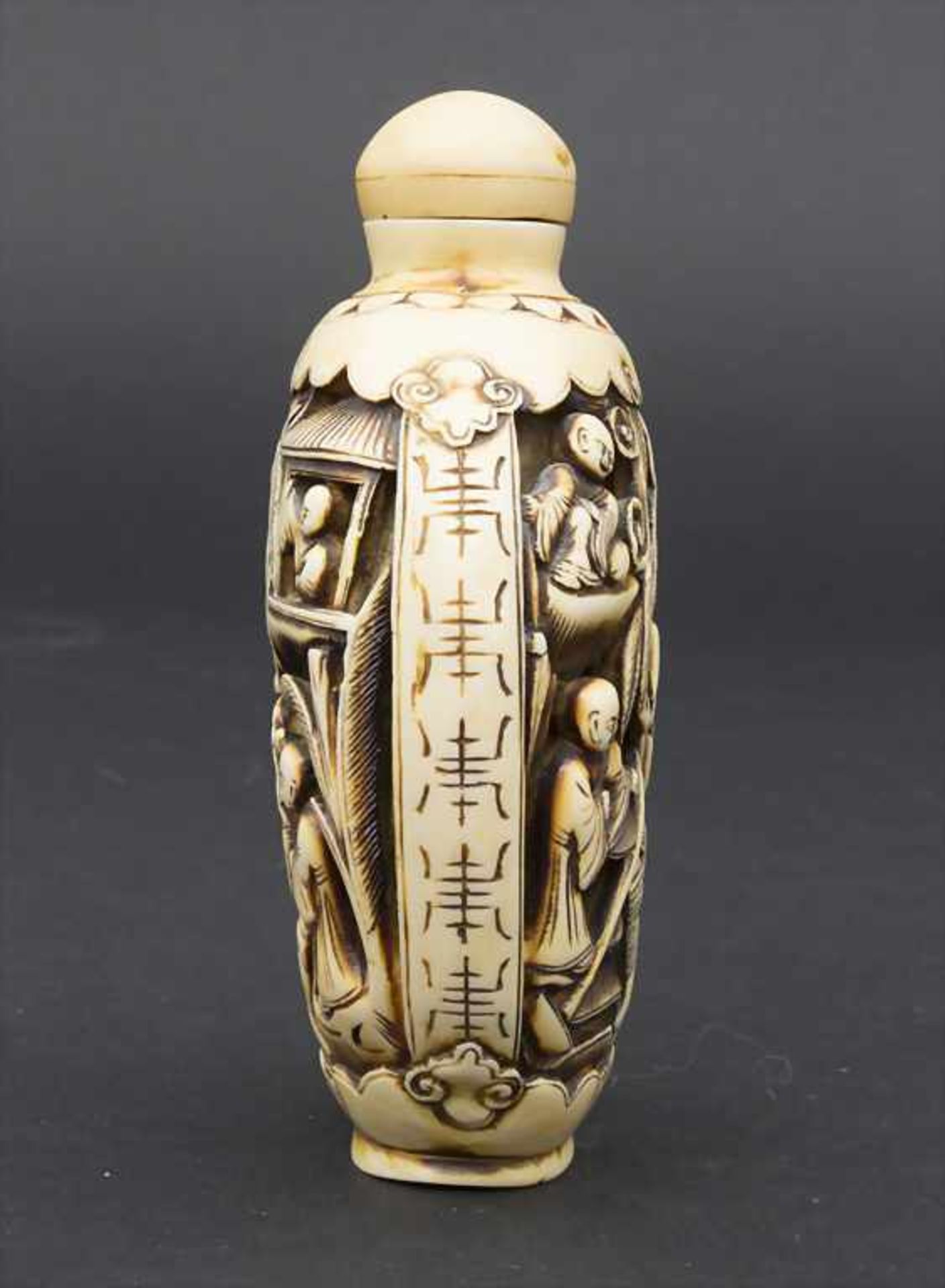 Snuffbottle mit Figurendekor / A snuff bottle with figural scenes, China, un 1900 - Image 4 of 7