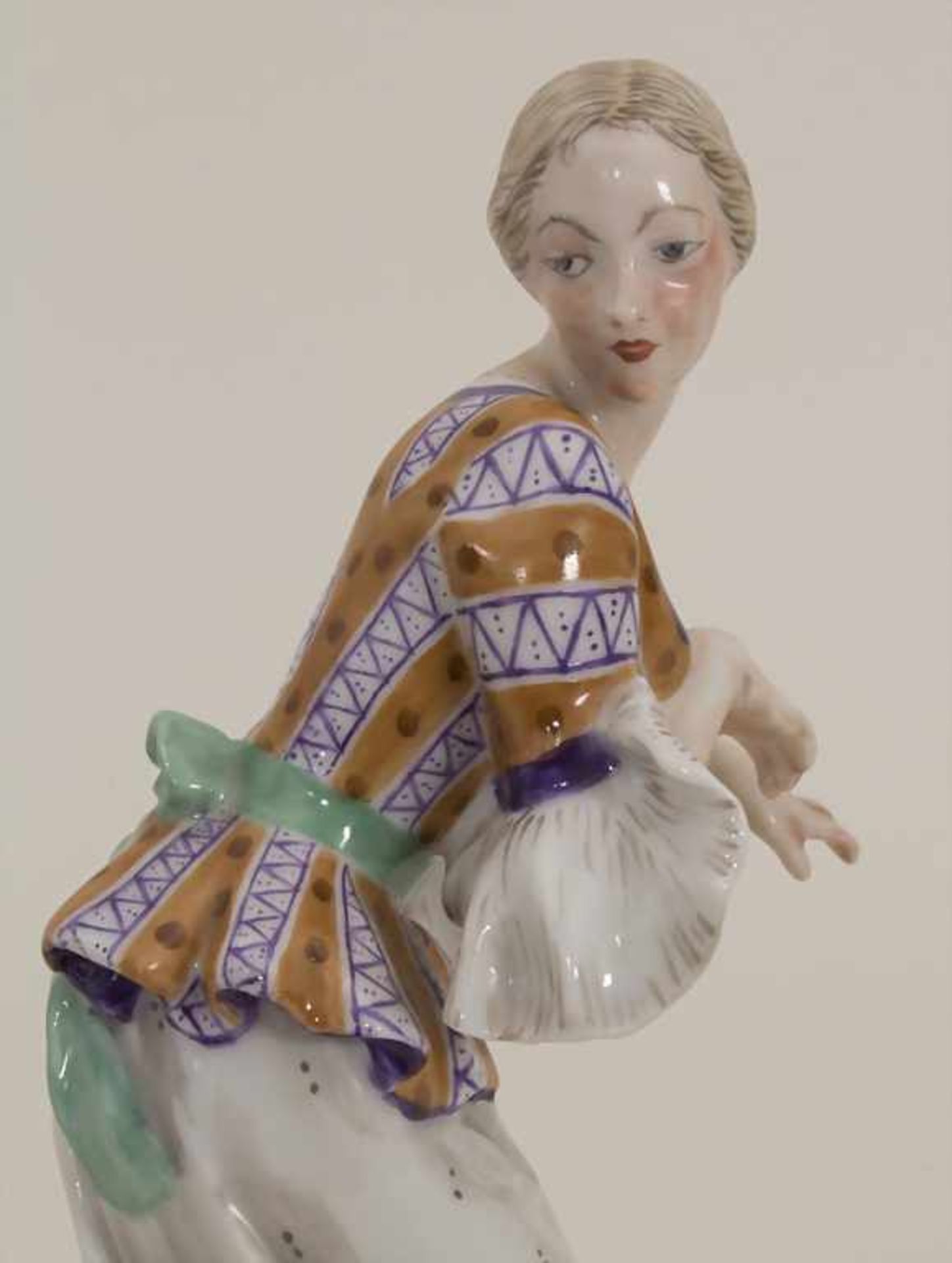 Junge Frau ohne Schuhe / A figurine of a lady with slippers on a base, Hans Tegner / Jens J. Bregno, - Image 5 of 7
