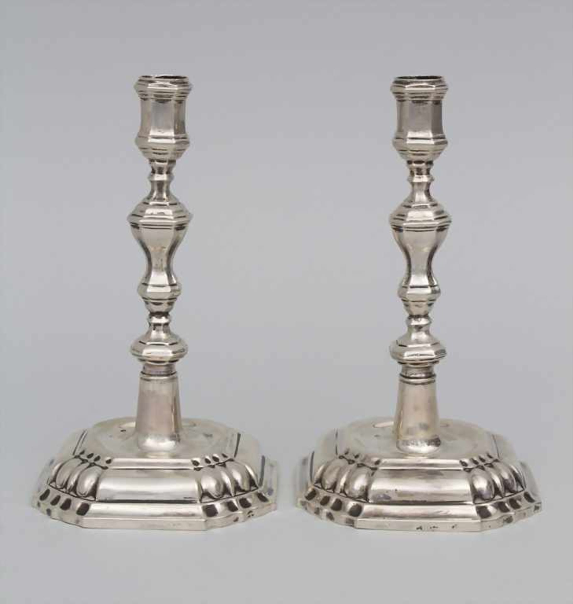 Paar Barock Leuchter / A pair of Baroque silver candlesticks, wohl deutsch, um 1740